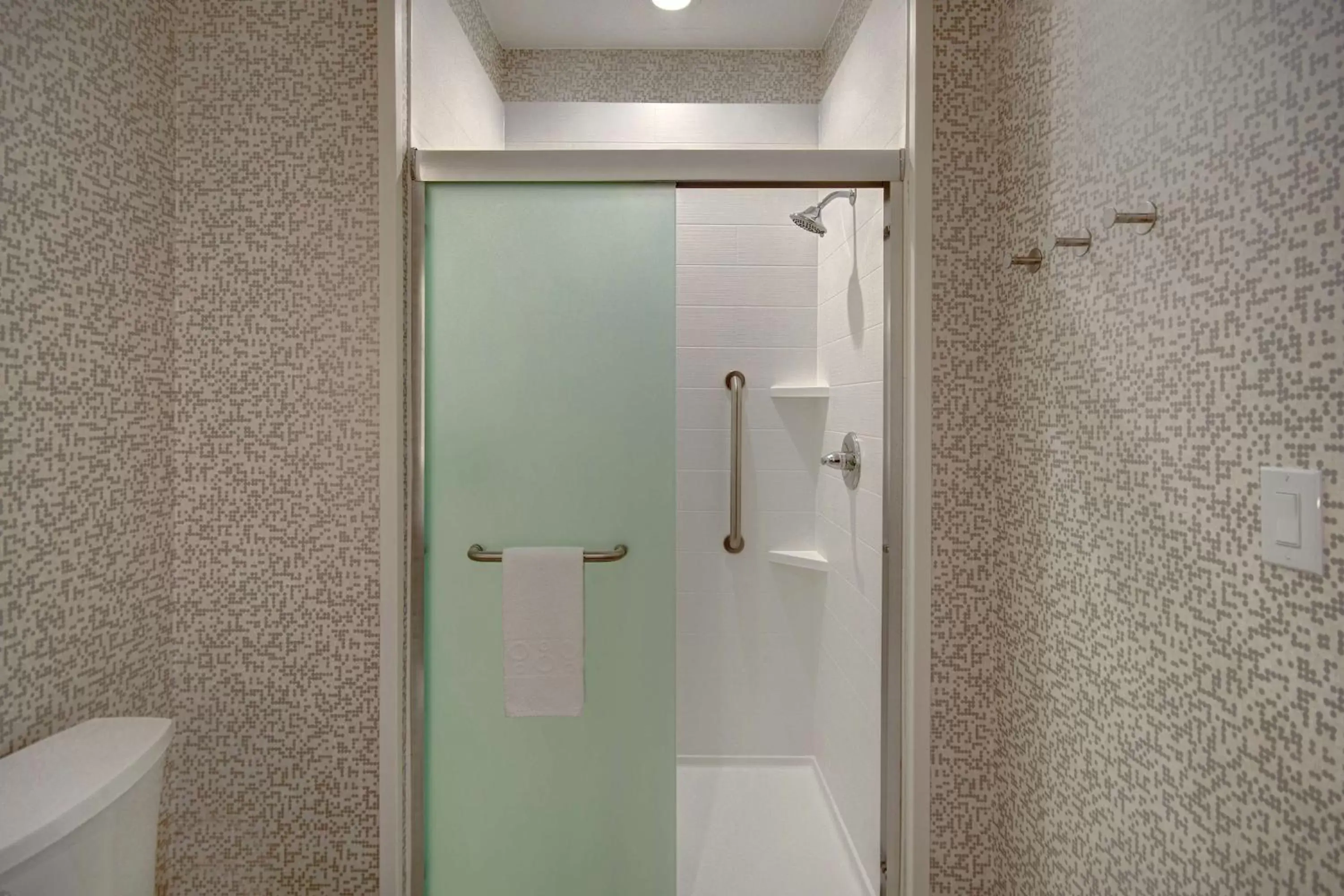 Bathroom in Home2 Suites By Hilton Burleson