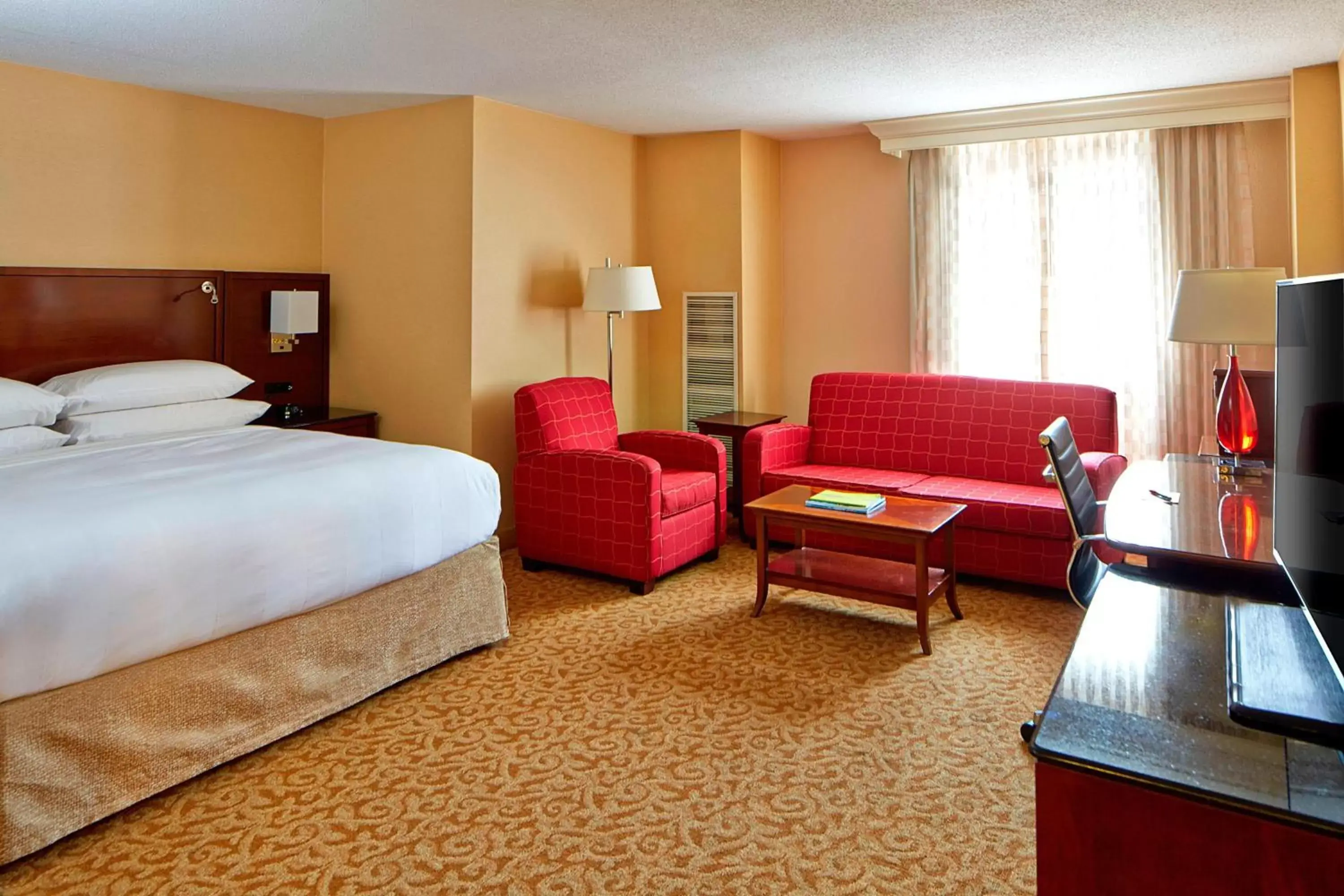 Photo of the whole room in Chattanooga Marriott Downtown