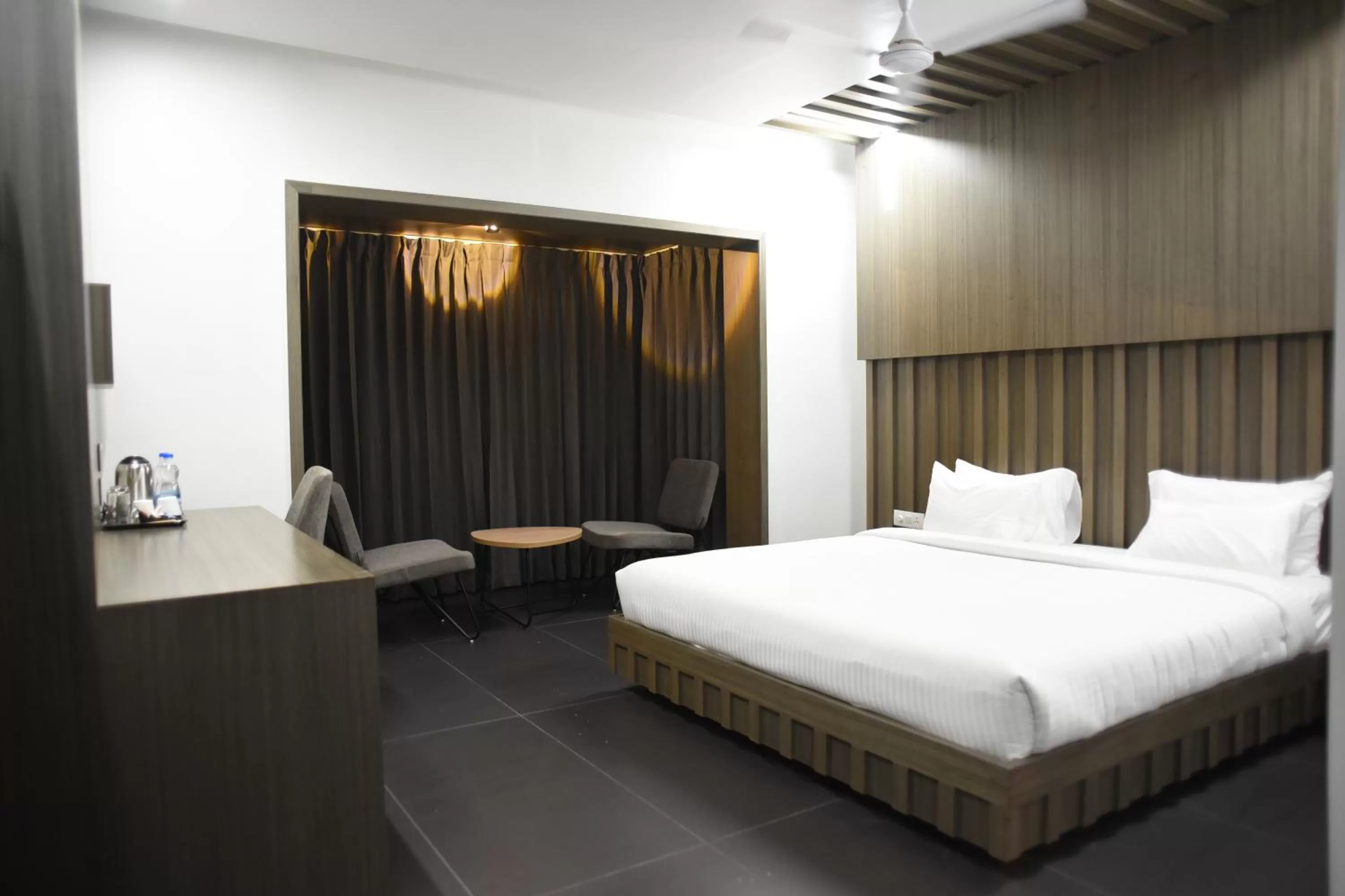 Bedroom, Bed in RATHNA RESIDENCY - Near US CONSULATE