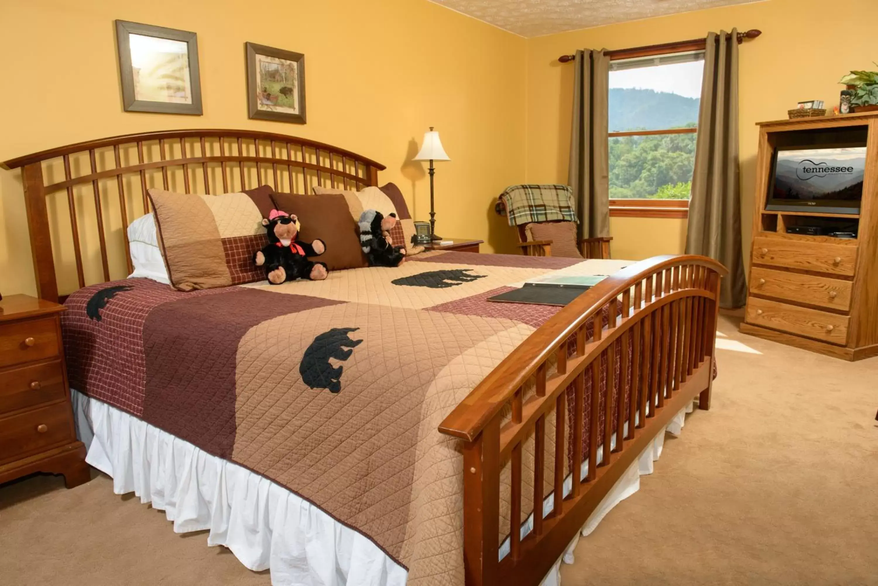 Bed in Berry Springs Lodge