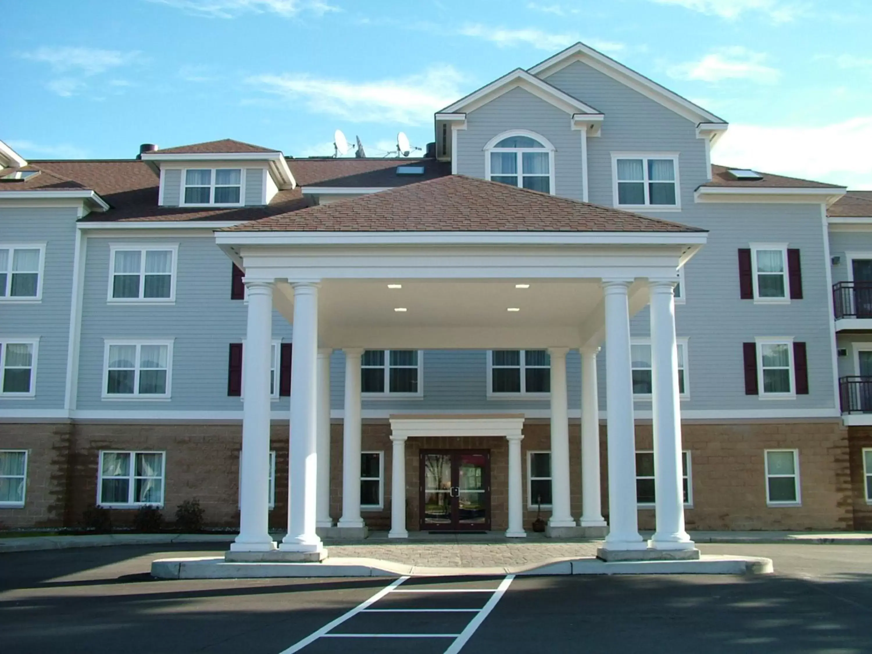 Property building in Holiday Inn Express Hotel & Suites White River Junction by IHG Property building in Holiday Inn Express Hotel & Suites White River Junction by IHG