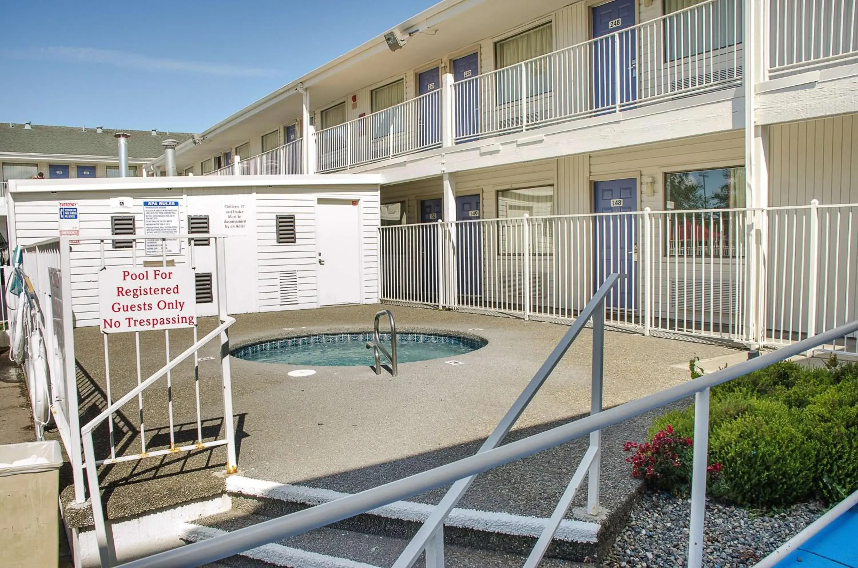 Day, Property Building in Motel 6-Tacoma, WA - South