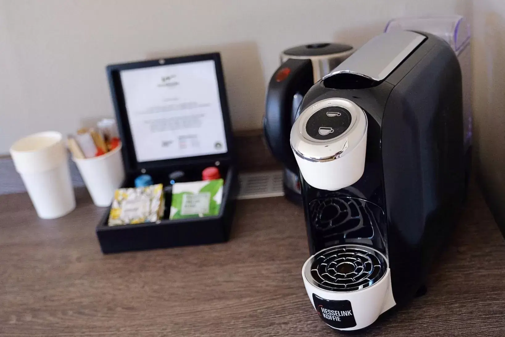 Coffee/tea facilities in Landgoedhotel Woodbrooke Barchem