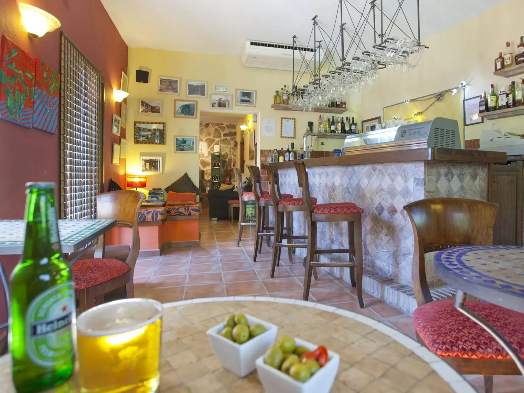 Lounge or bar, Restaurant/Places to Eat in Hotel Rural Molino del Puente Ronda