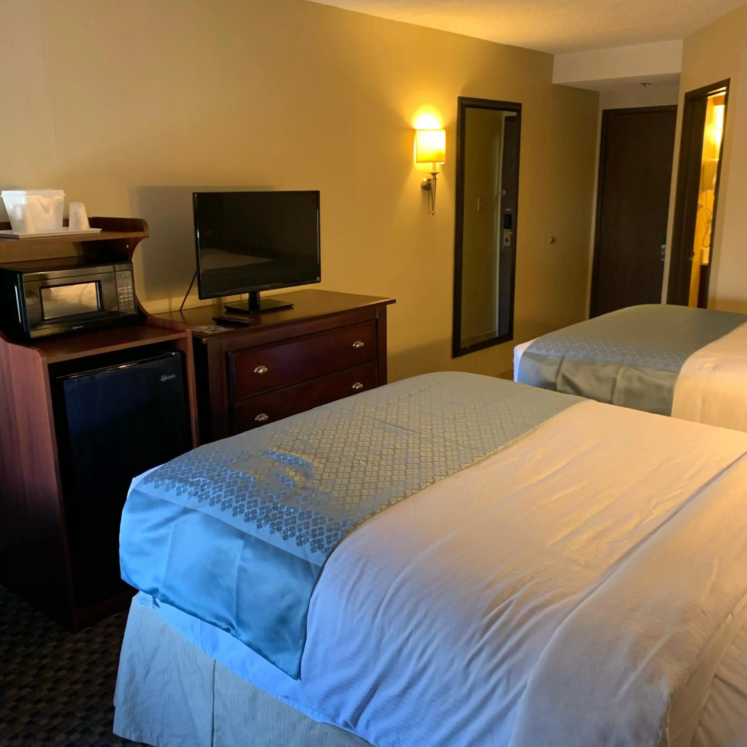 Bed in Wingate by Wyndham Colorado Springs