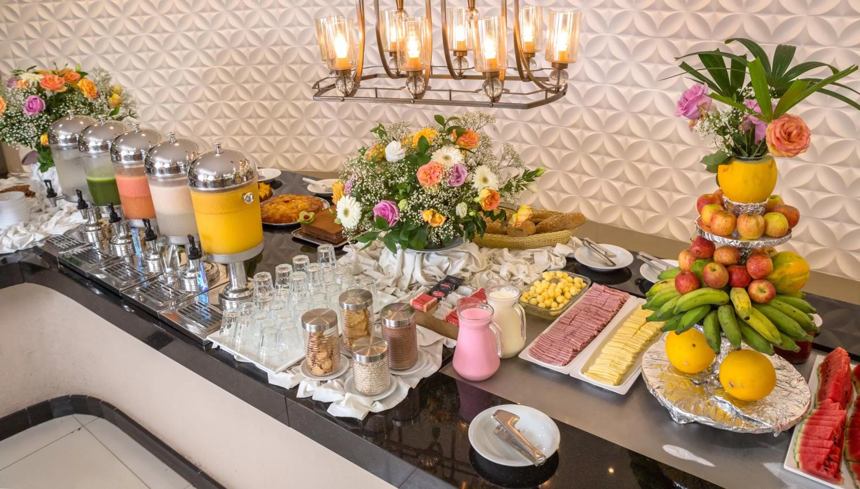 Continental breakfast in Floral Inn Family