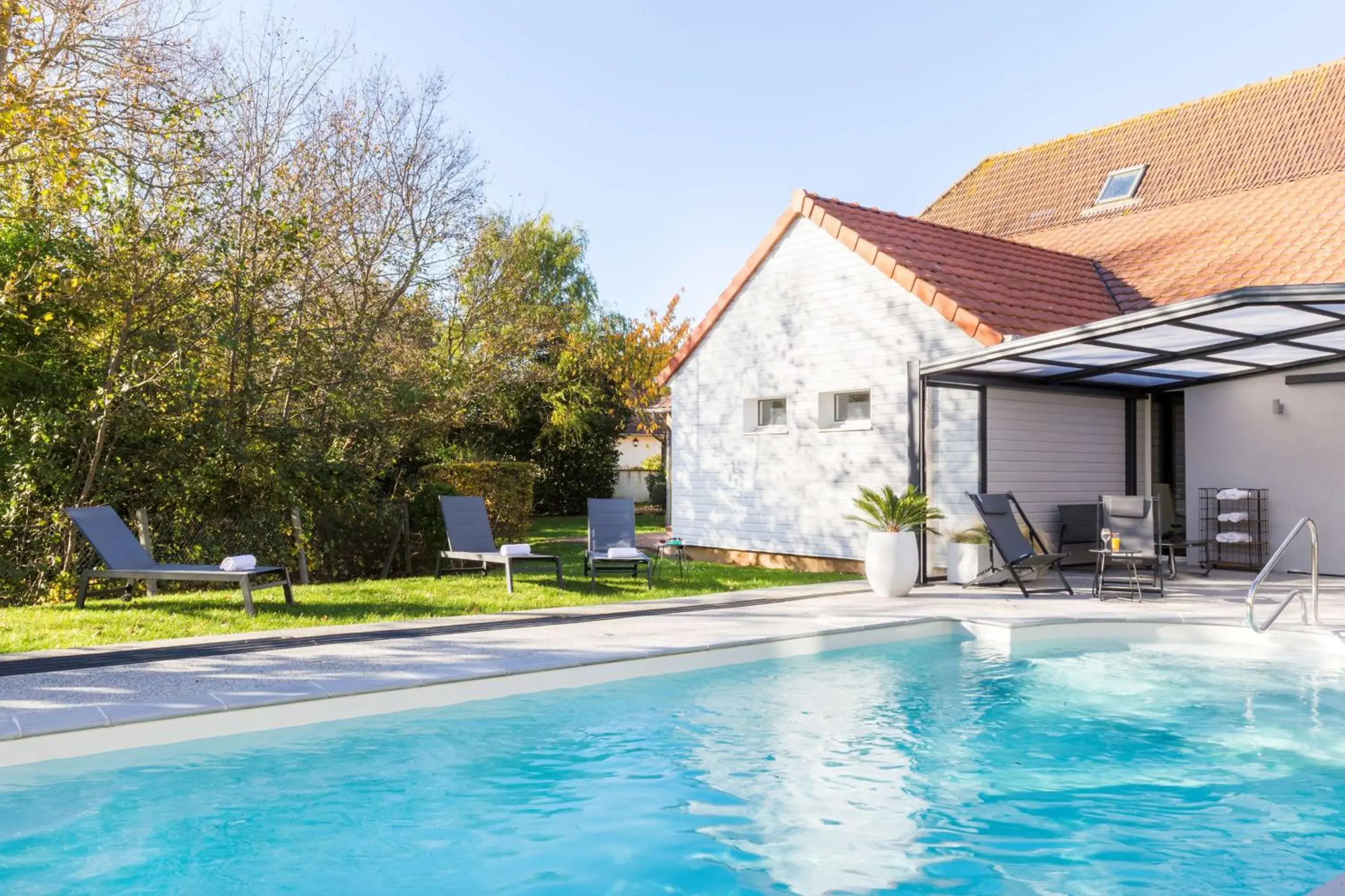 On site, Swimming Pool in Hotel Best Western La Mare O Poissons