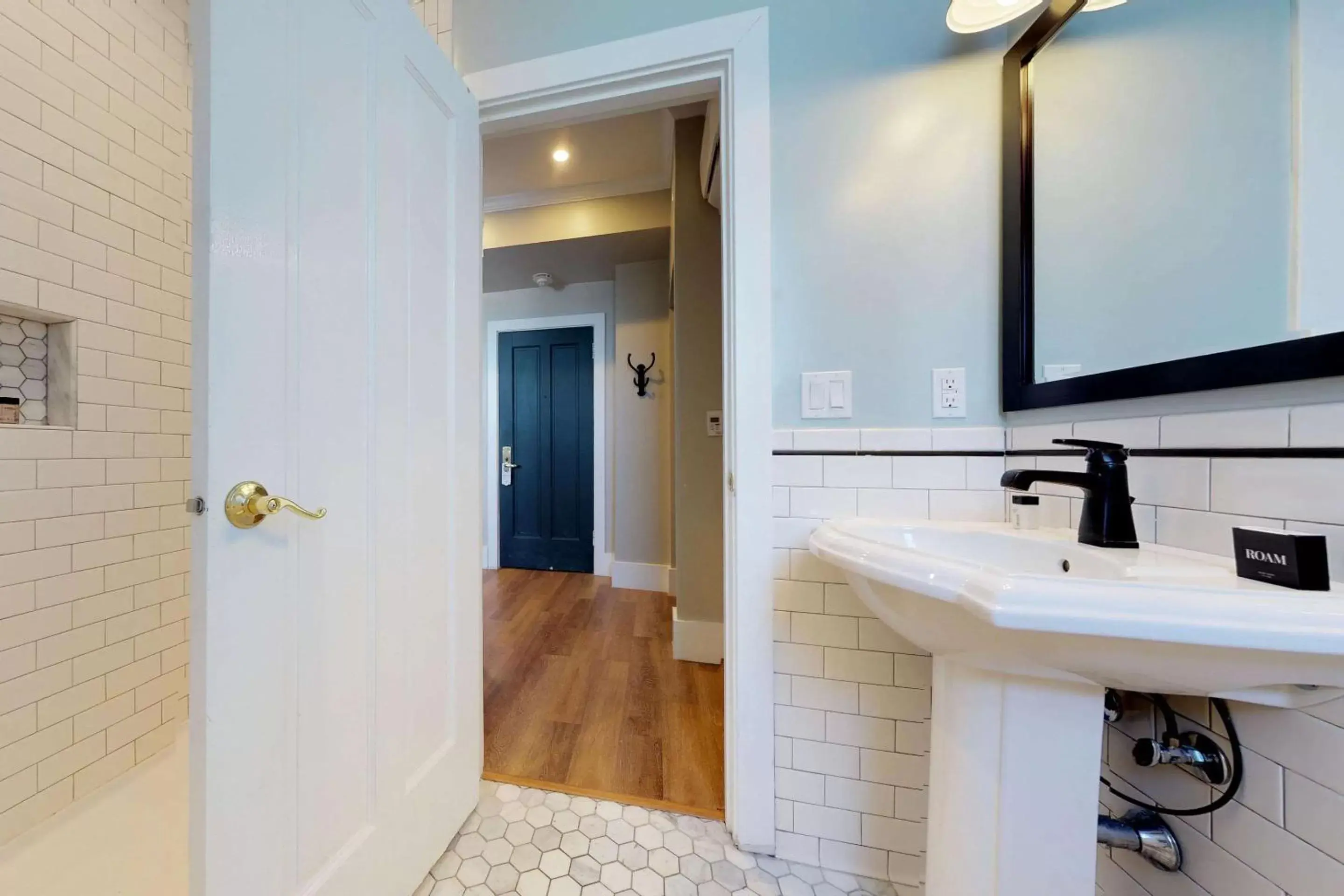 Bathroom in Hotel Petaluma, Ascend Hotel Collection