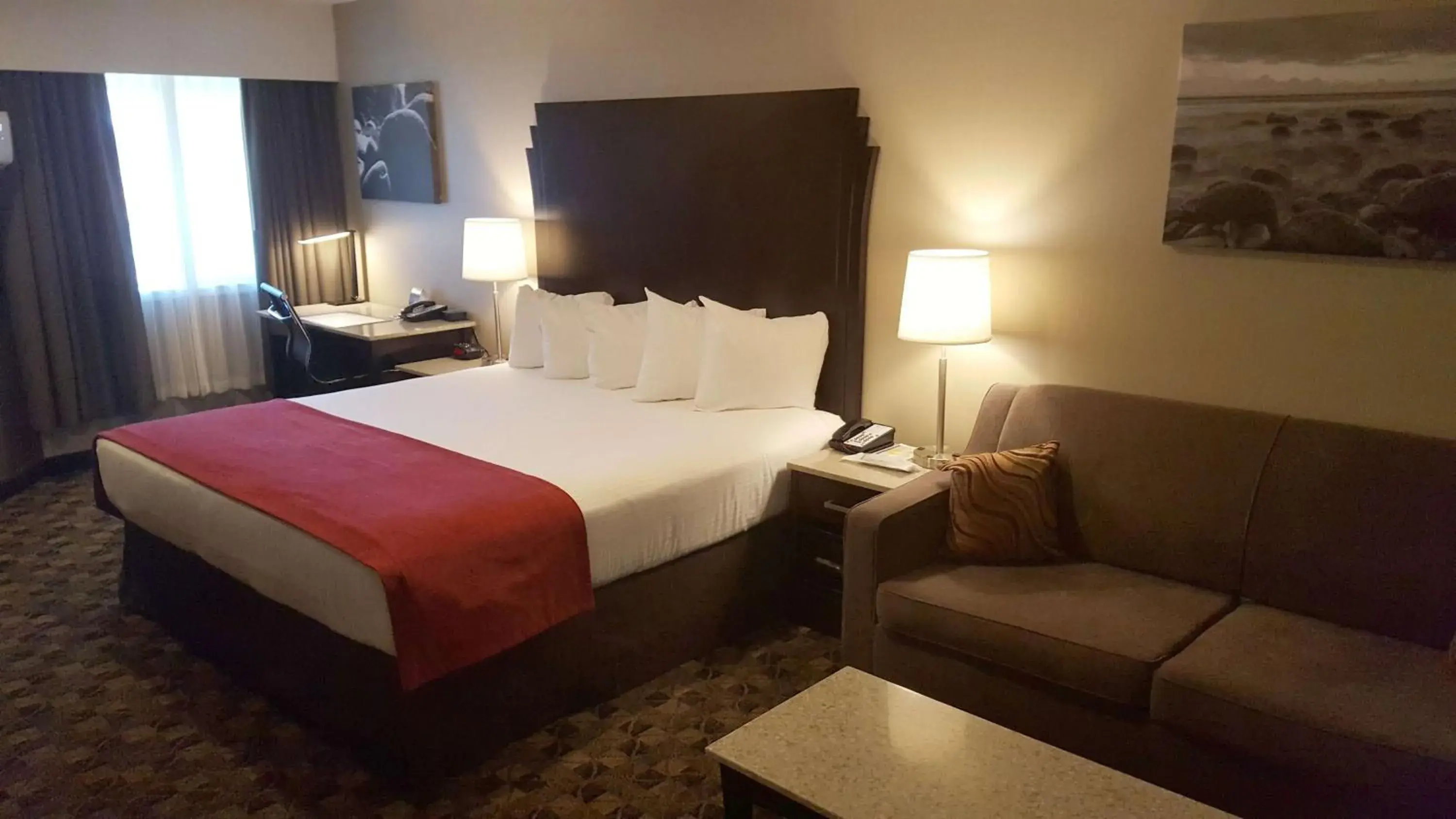 Photo of the whole room, Bed in Best Western Northgate Inn
