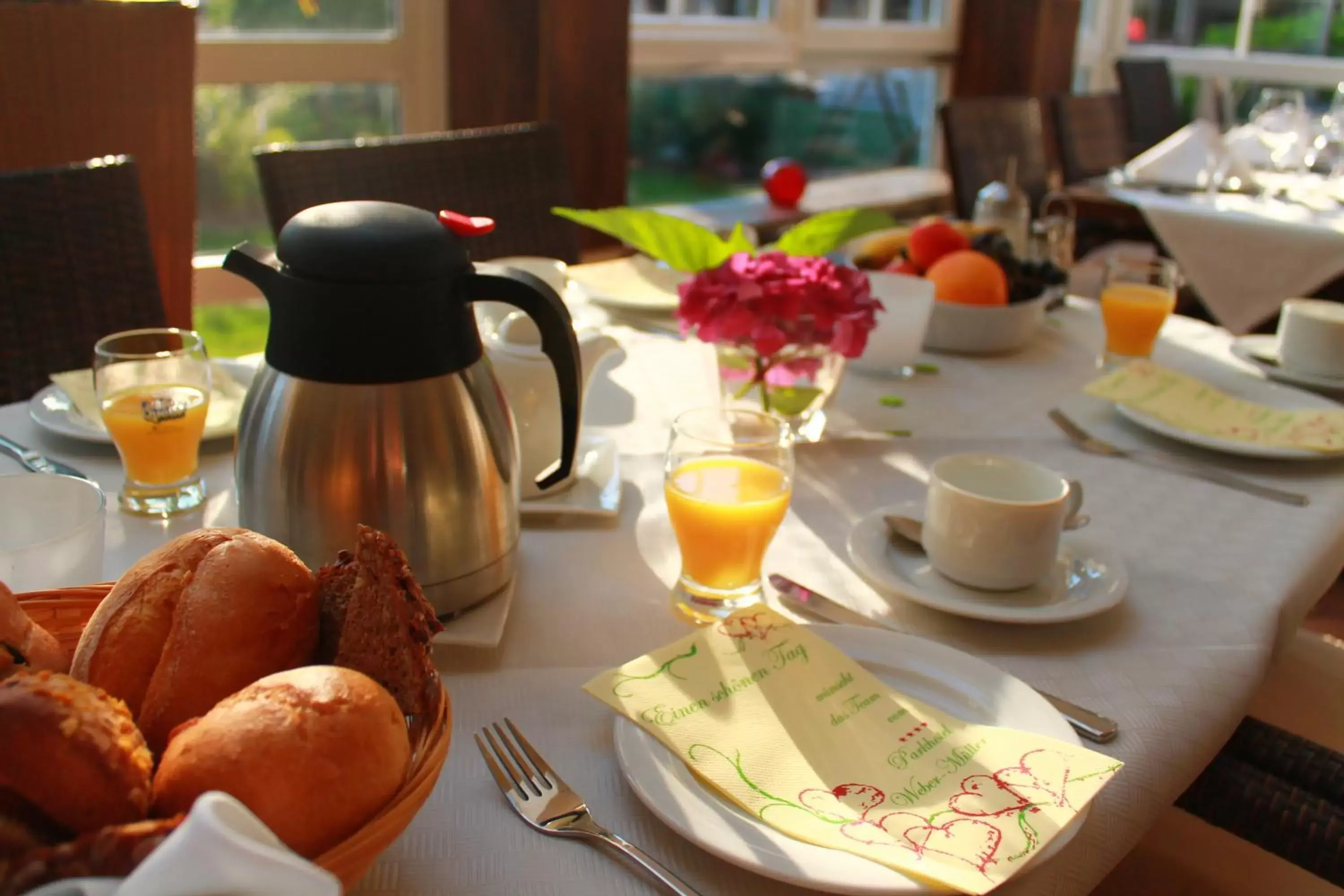 Buffet breakfast, Restaurant/Places to Eat in Parkhotel Weber-Müller