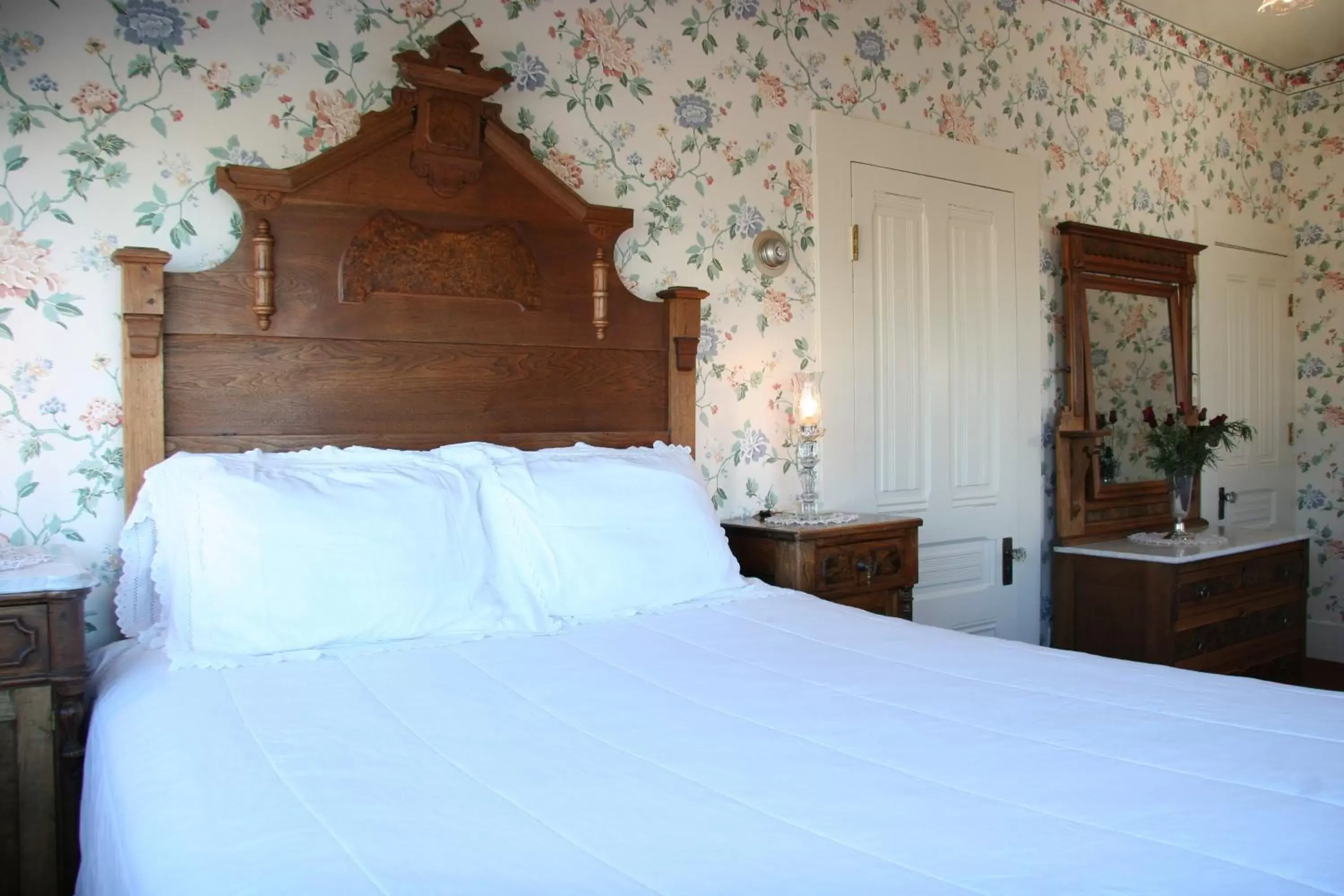 Bed in Martine Inn