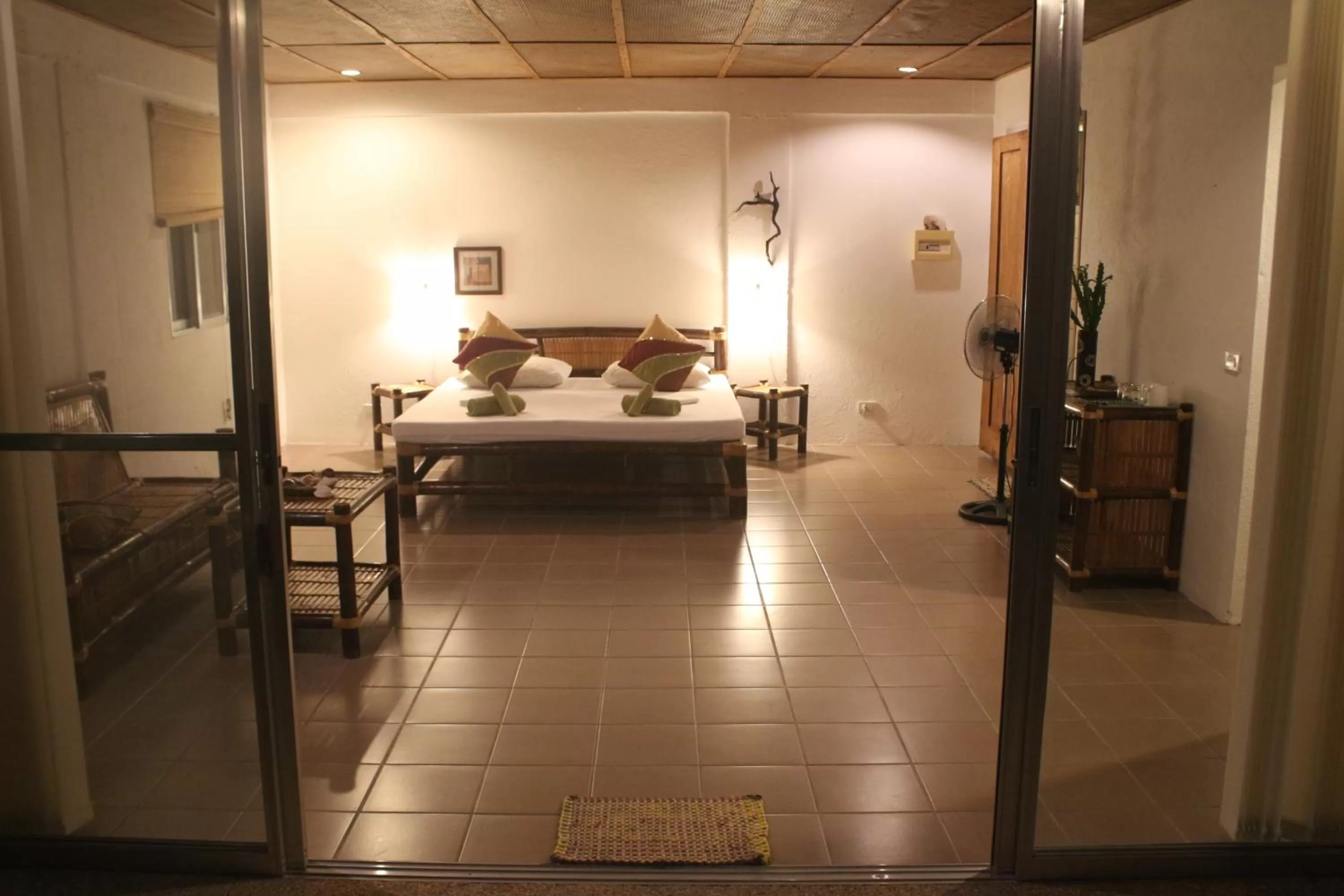 Deluxe Sea View Room in Chindonan Dive and Beach Resort