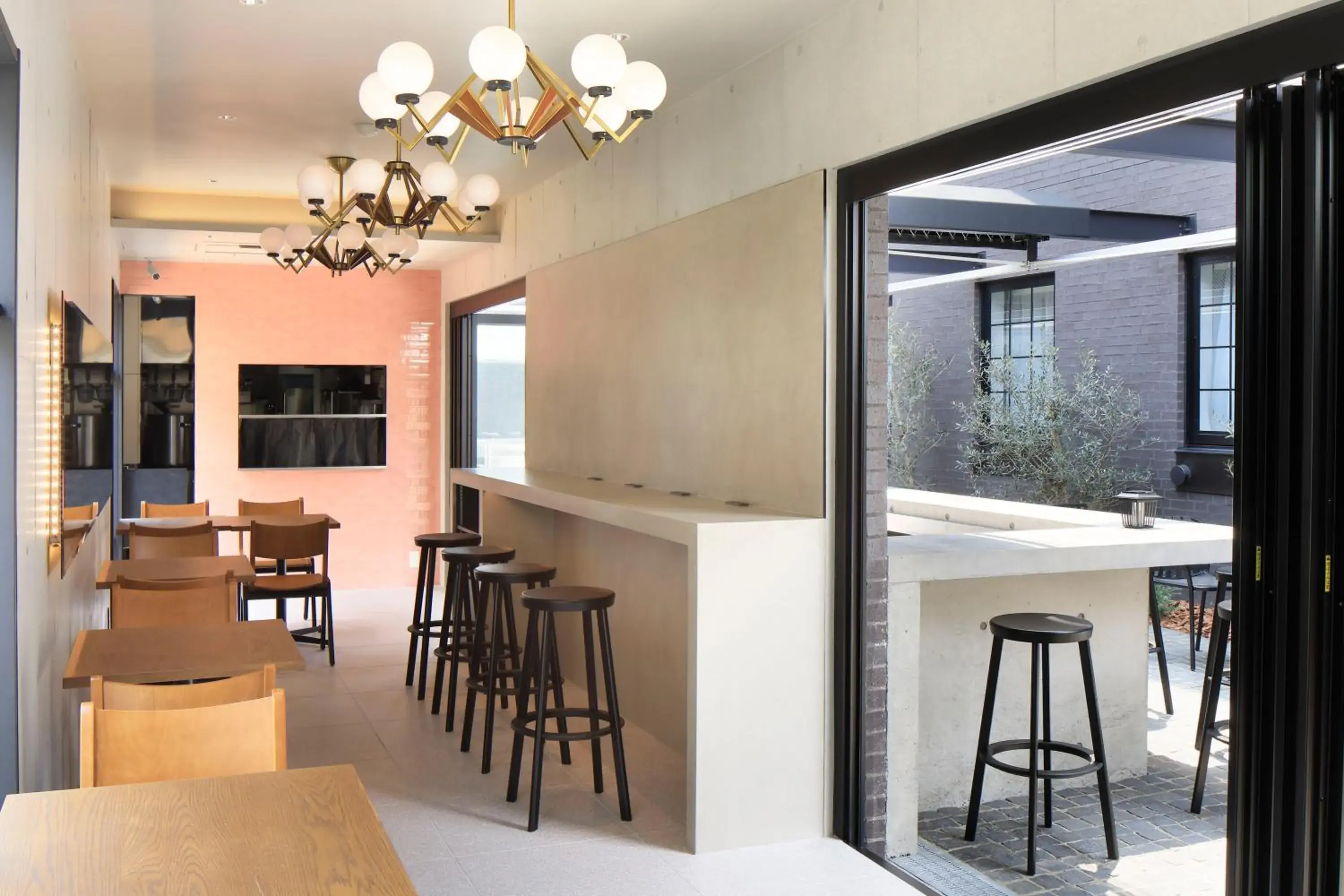 Lounge or bar in HOTEL CEN Lounge or bar in HOTEL CEN