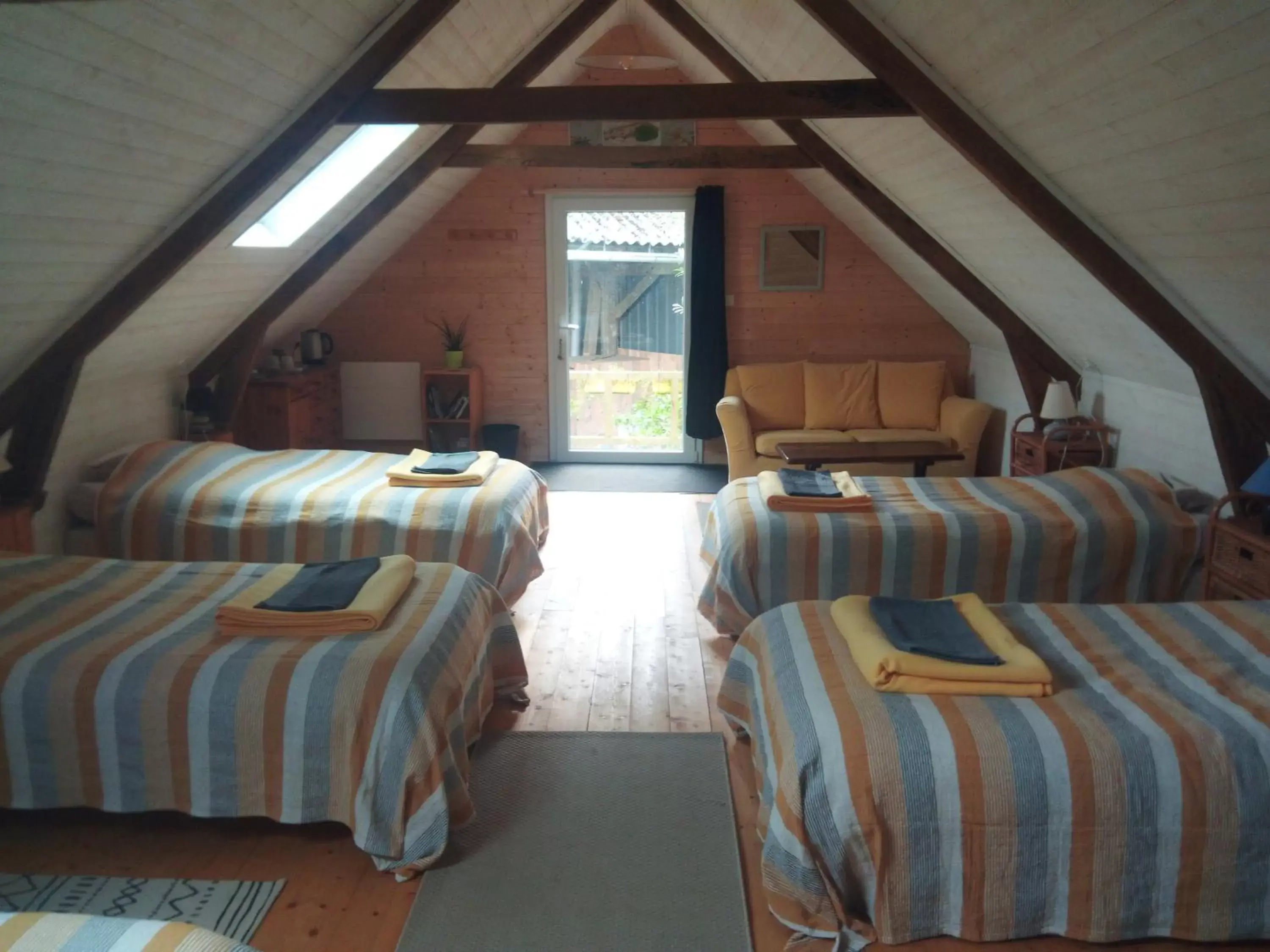 Photo of the whole room, Bed in Le Jardin Enchanteur, chaleureuse maison d'hôtes calme et accueillante