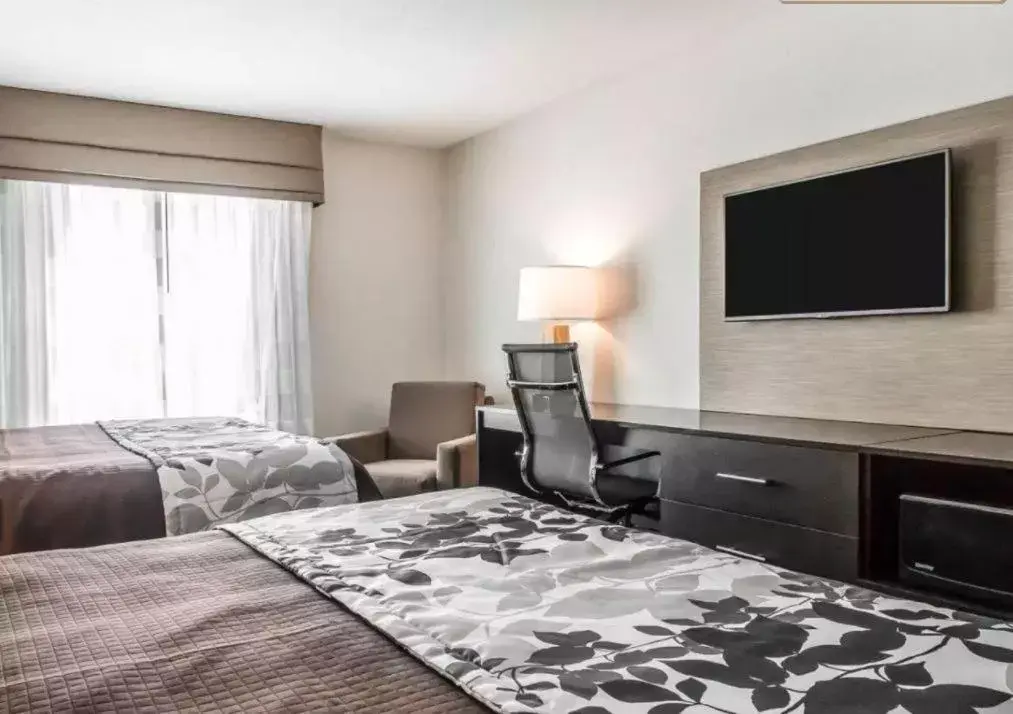 Bed in Sleep Inn & Suites Hannibal