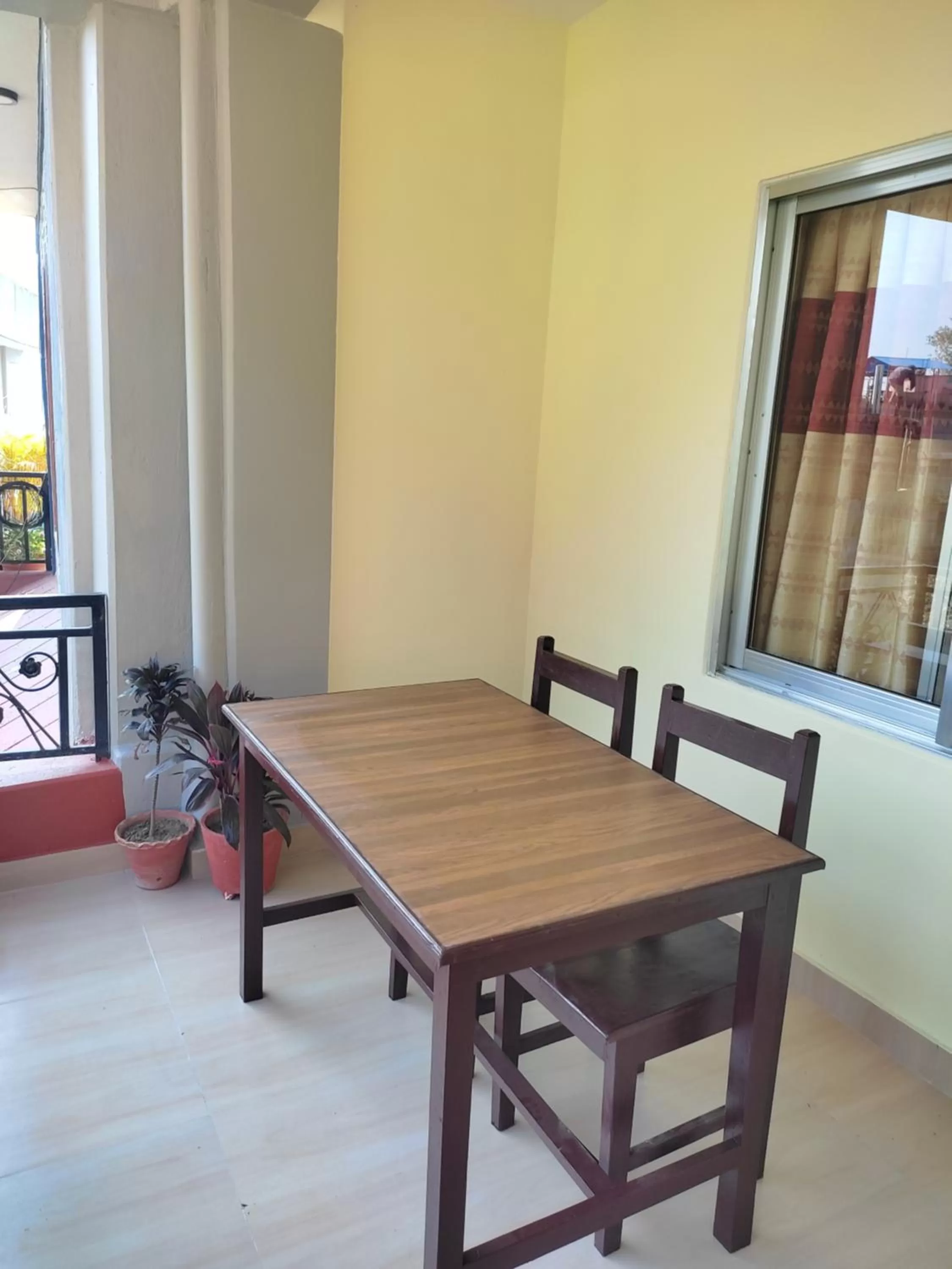 Dining Area in Hotel Green Hill View