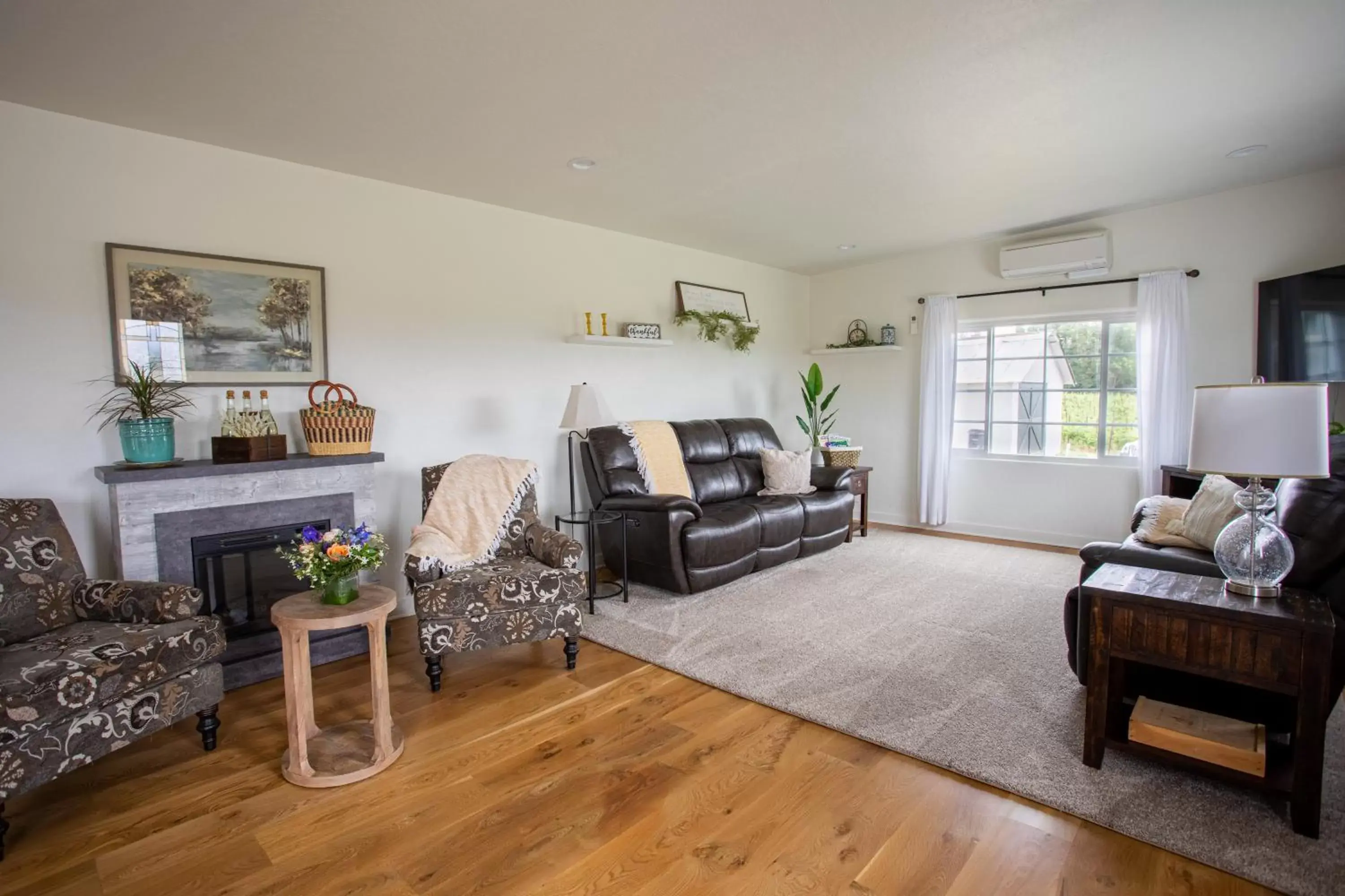 Living room, Seating Area in Hummingbird Estate