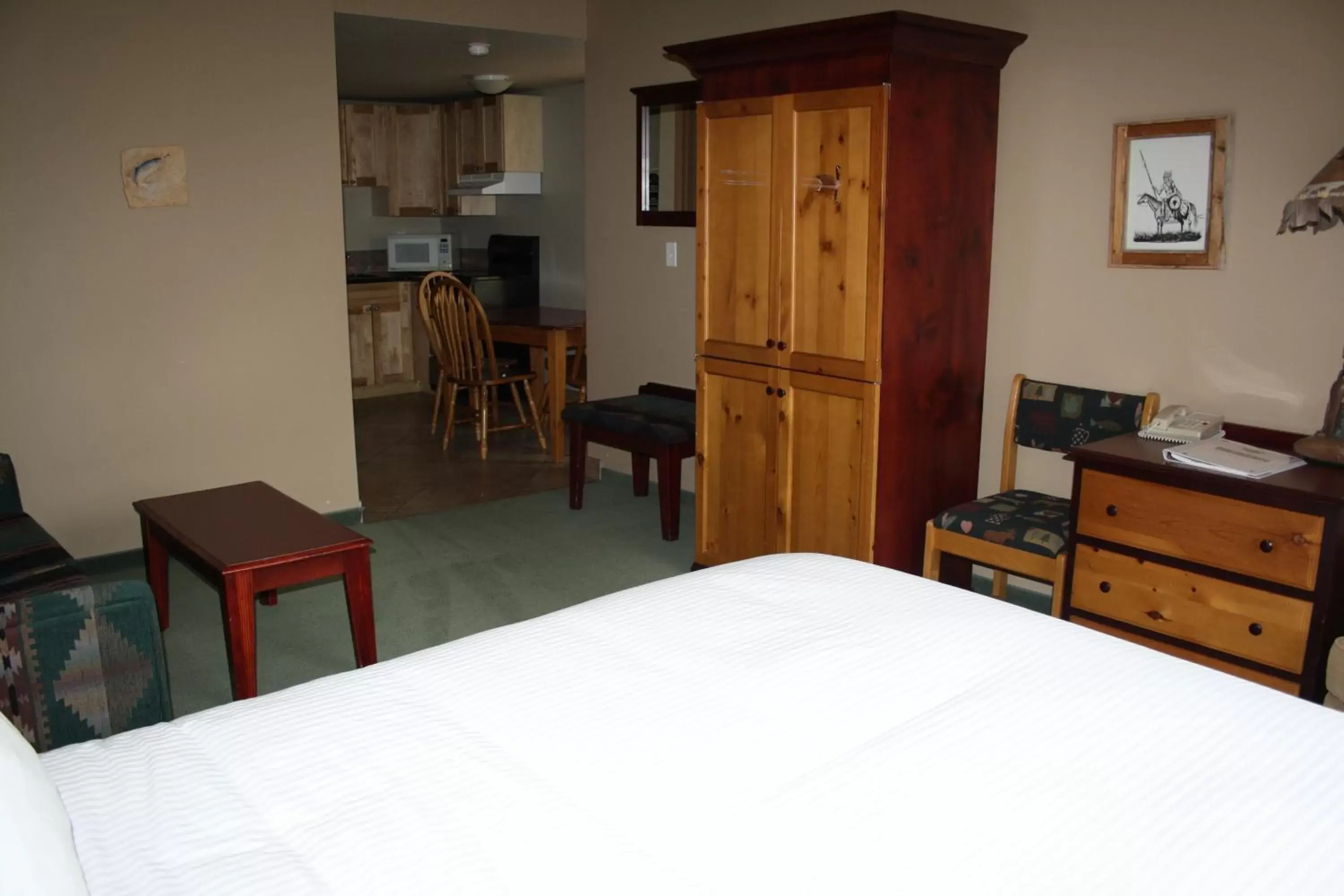 Decorative detail, Bed in Waterton Lakes Lodge Resort