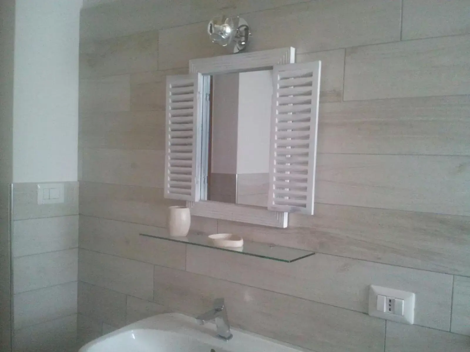 Property building, Bathroom in B&B La Casa Bianca di Porto Conte