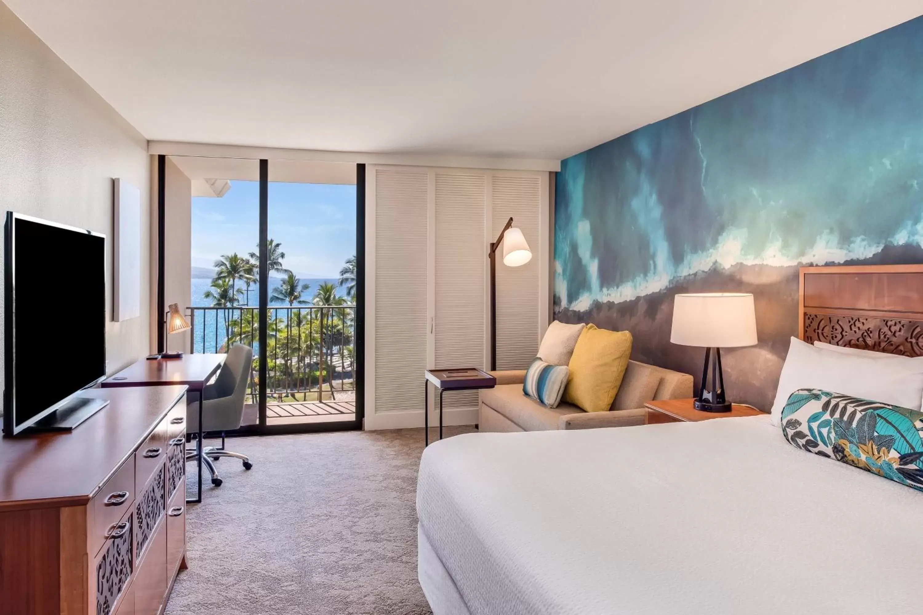 Photo of the whole room in Courtyard by Marriott King Kamehameha's Kona Beach Hotel