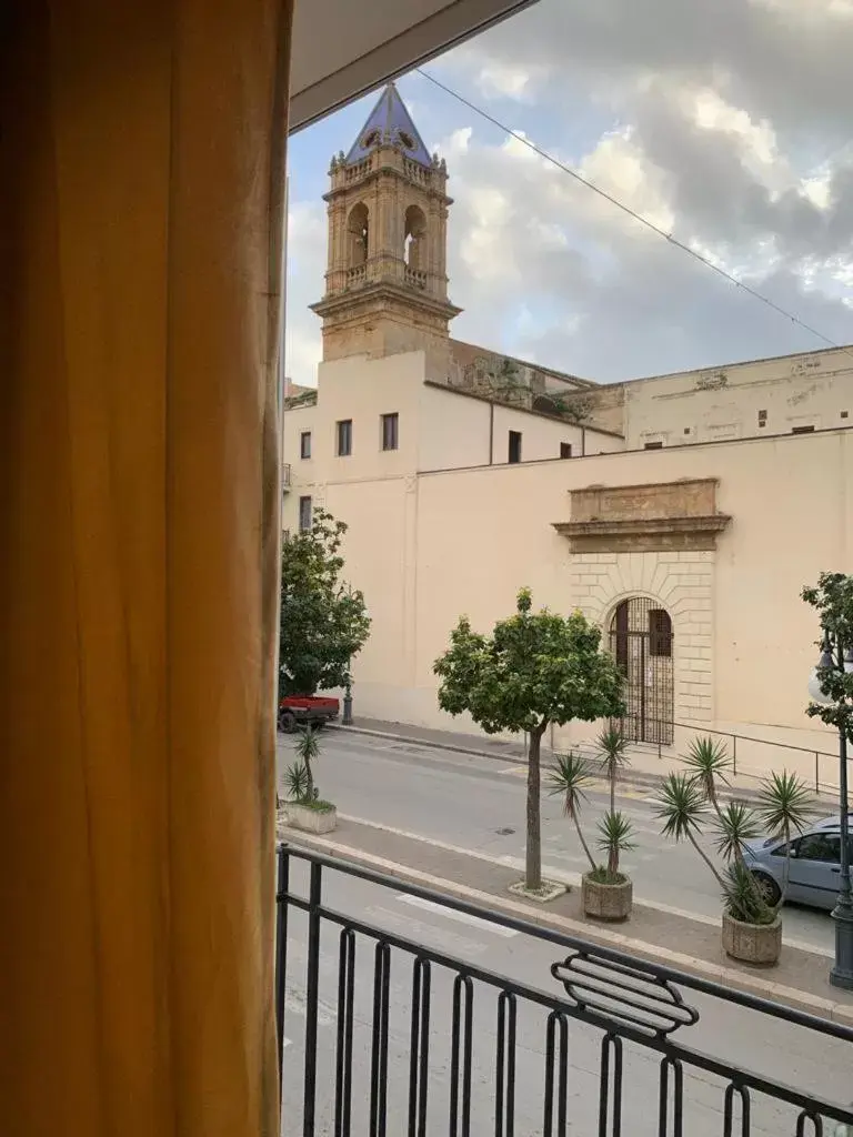 Quiet street view in B&B Ramura