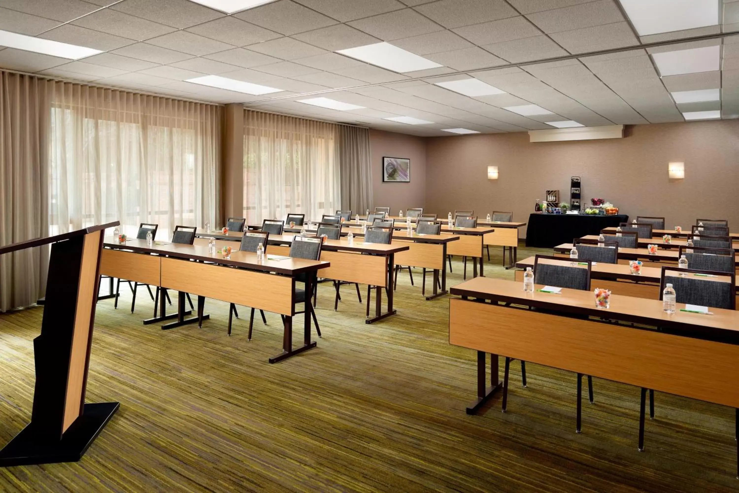 Meeting/conference room in Courtyard by Marriott Perimeter Center