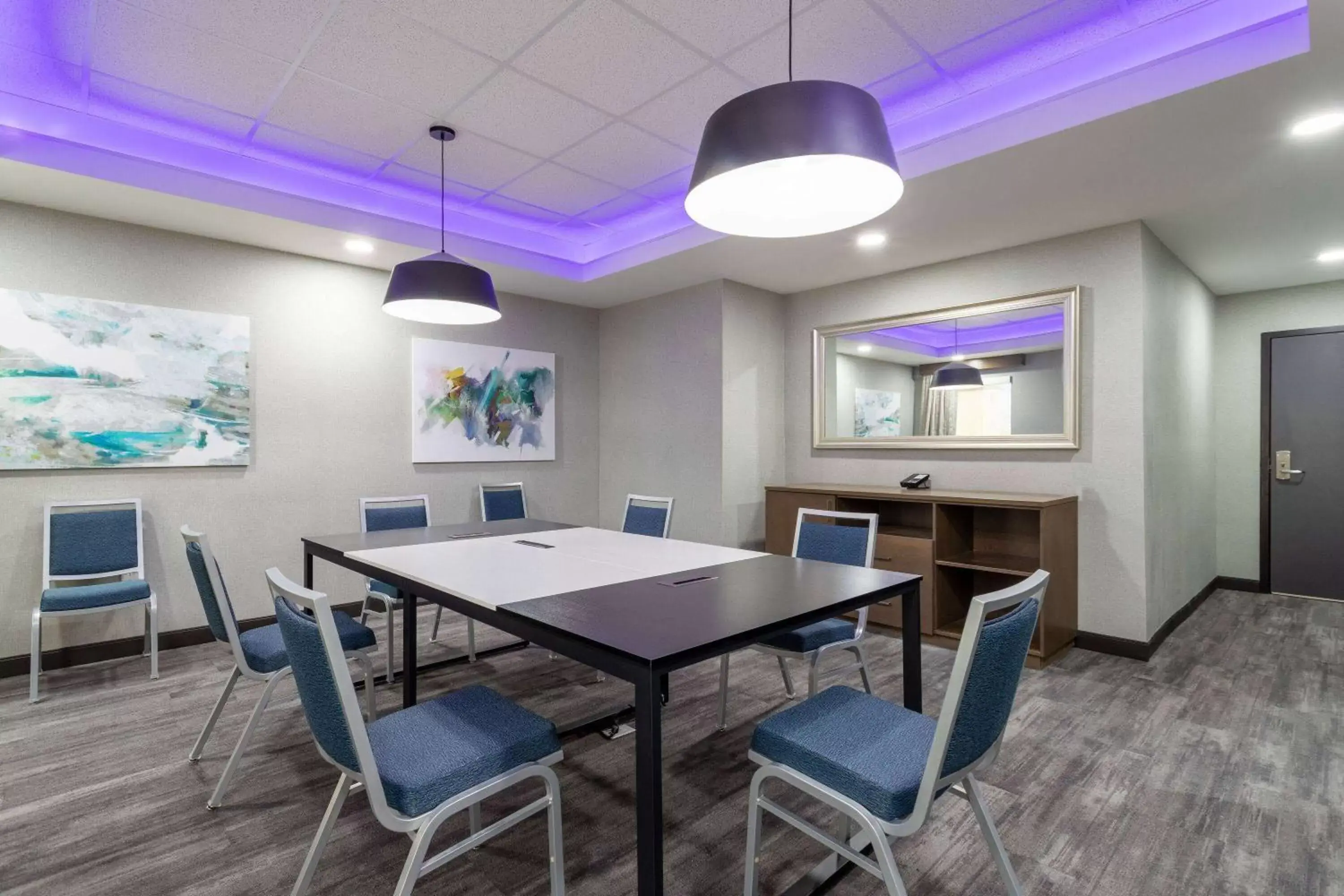Meeting/conference room in La Quinta Inn & Suites by Wyndham Augusta Near Fort Gordon