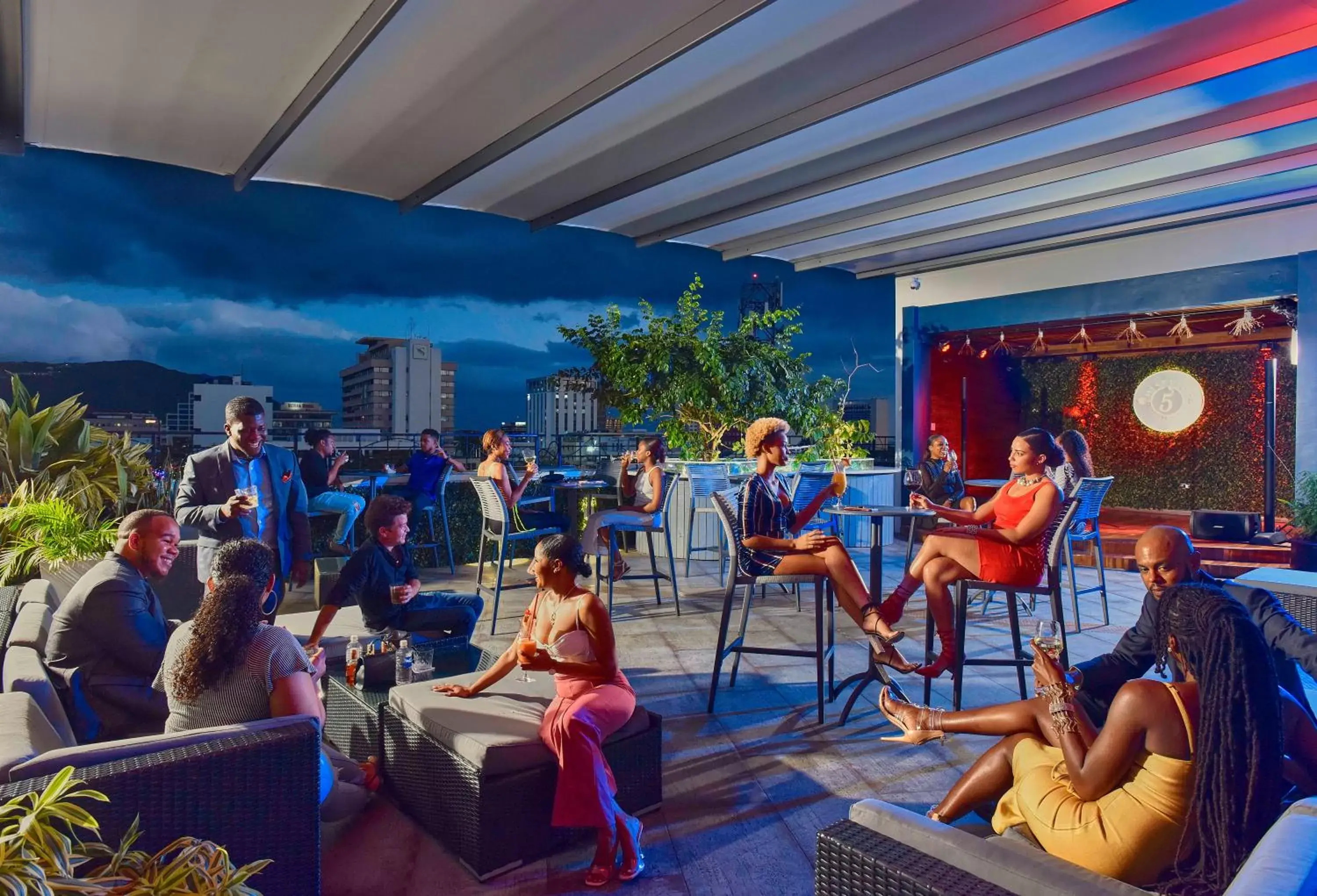 Lounge or bar in R Hotel Kingston