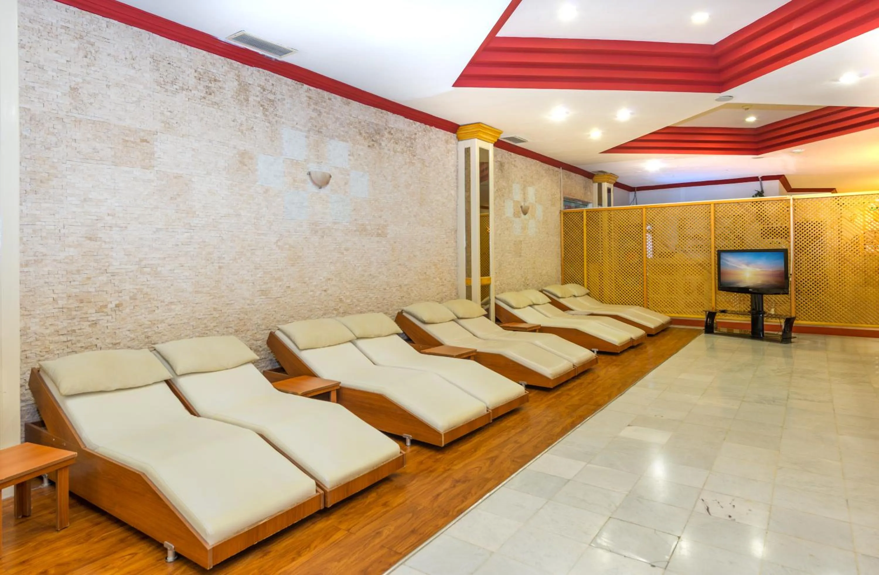 Spa and wellness centre/facilities in Adonis Hotel
