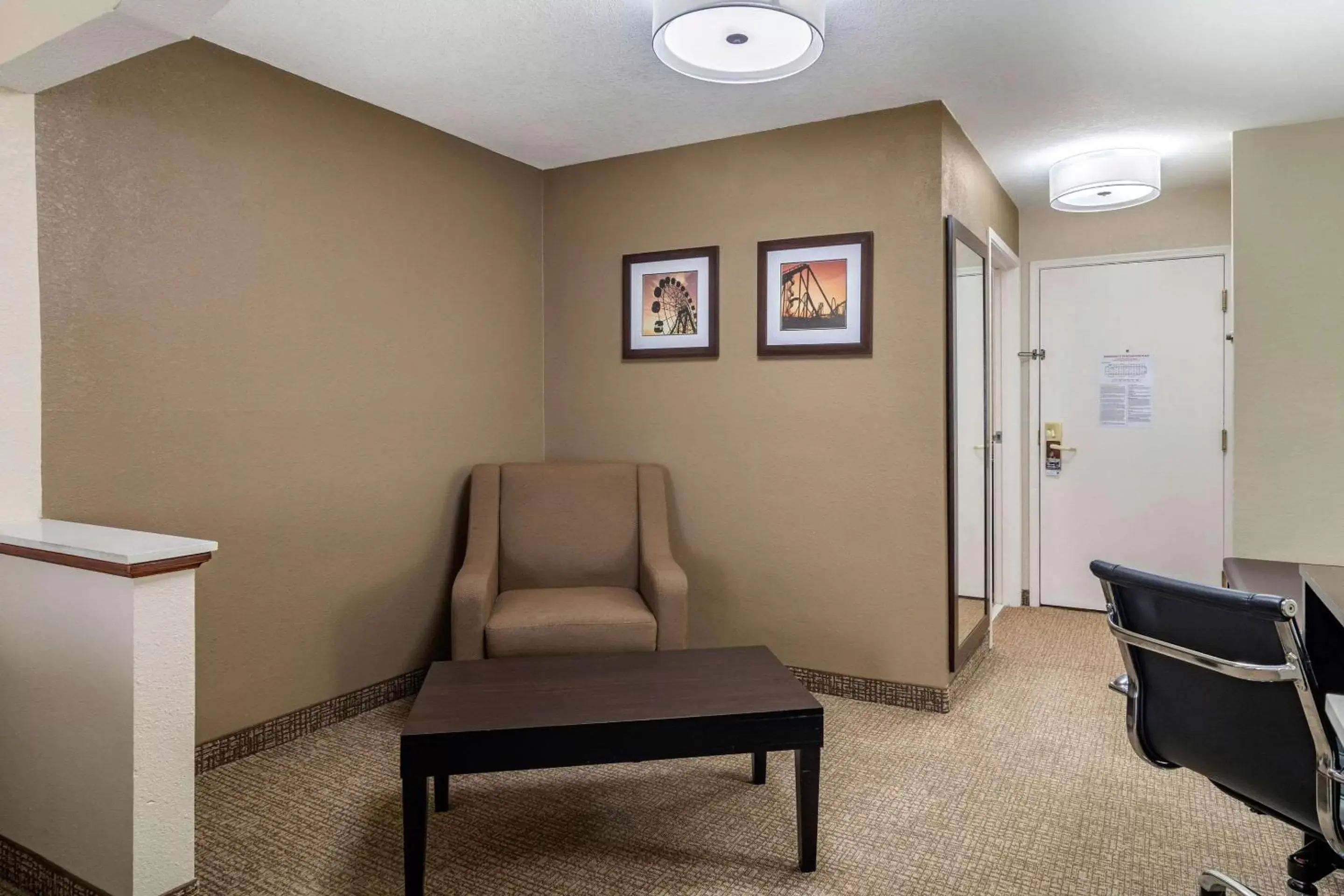 Bedroom, Lobby/Reception in Comfort Inn & Suites Atlanta Smyrna