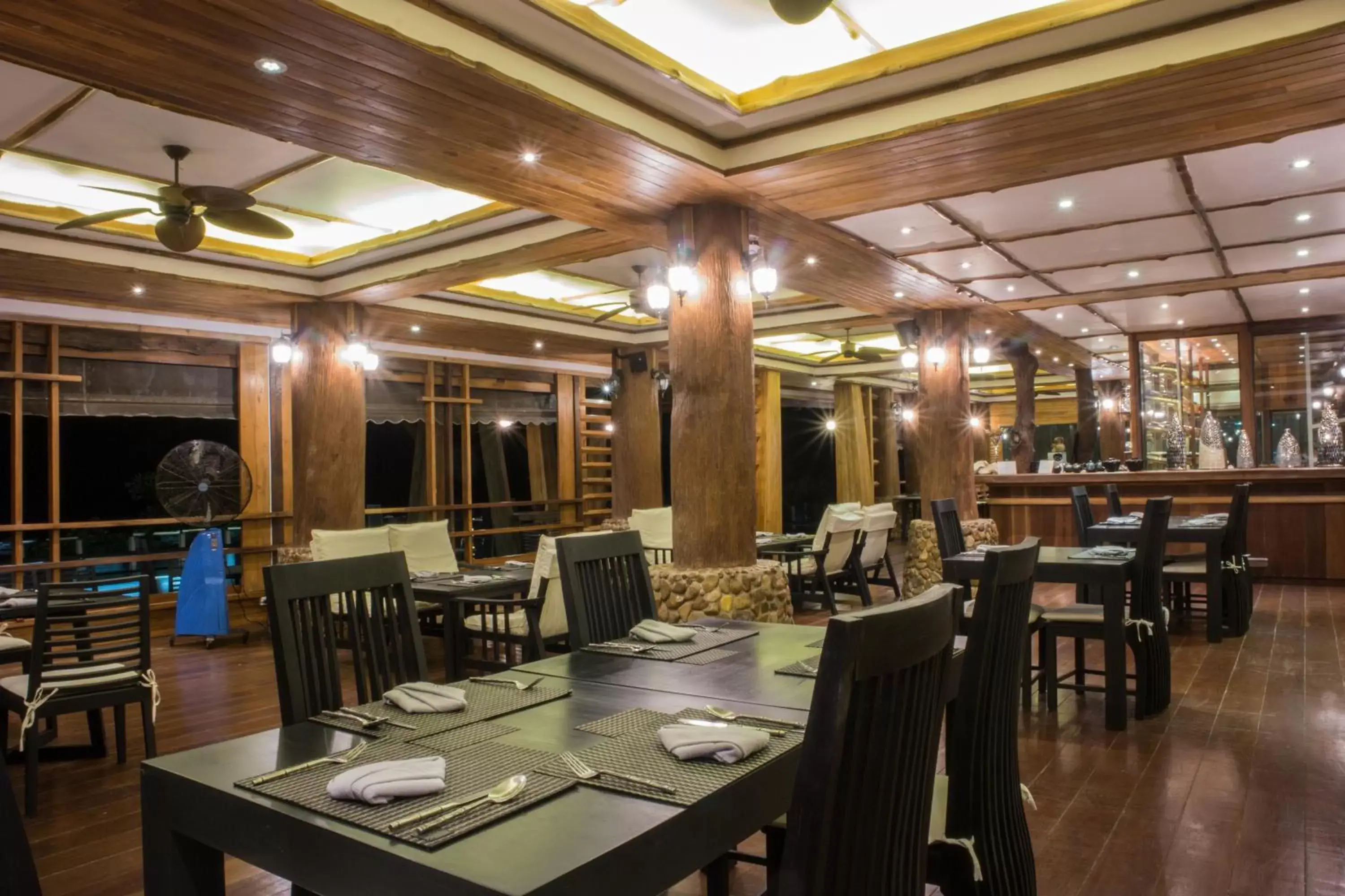 Restaurant/Places to Eat in Parama Koh Chang