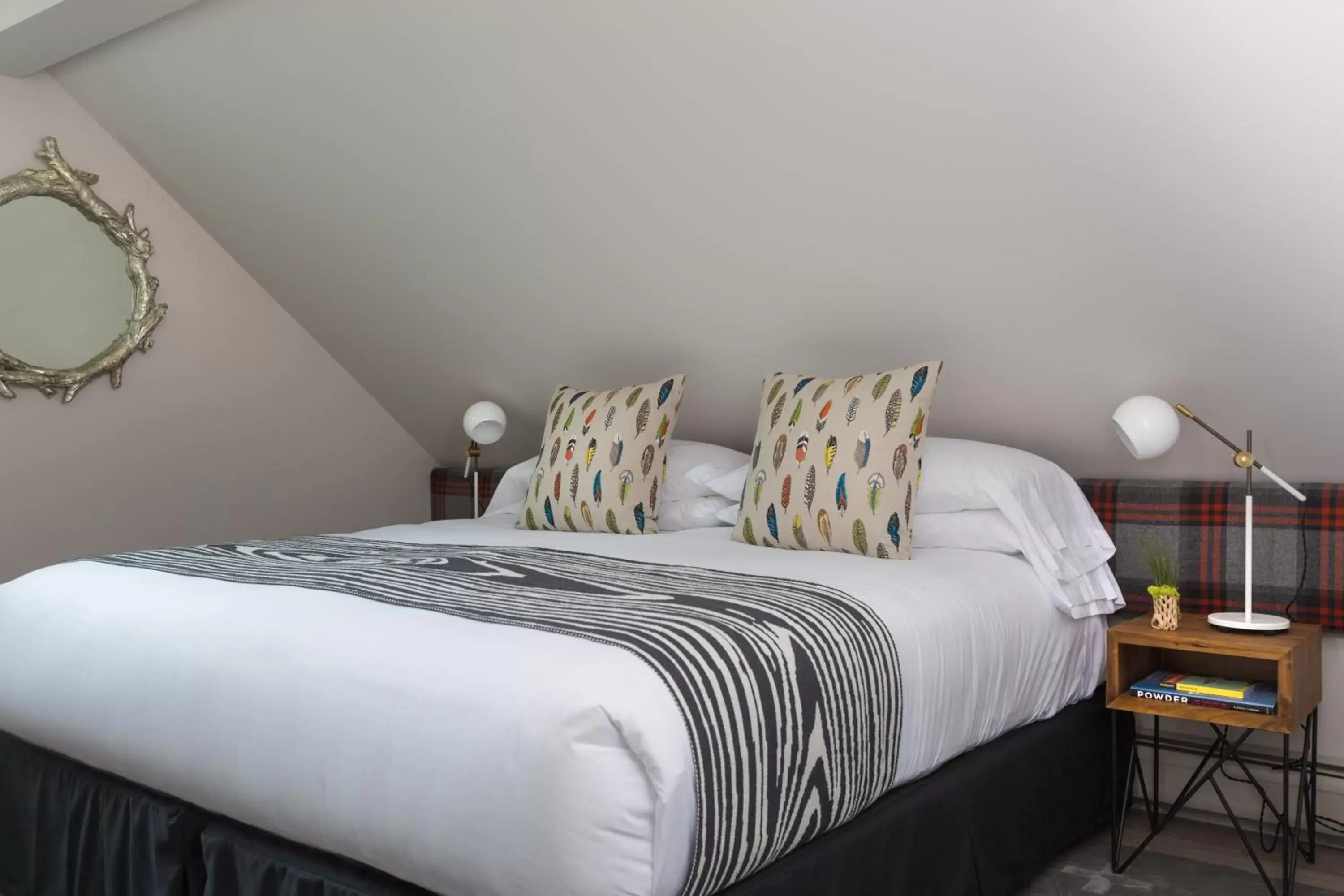 Bedroom, Bed in Field Guide Lodge