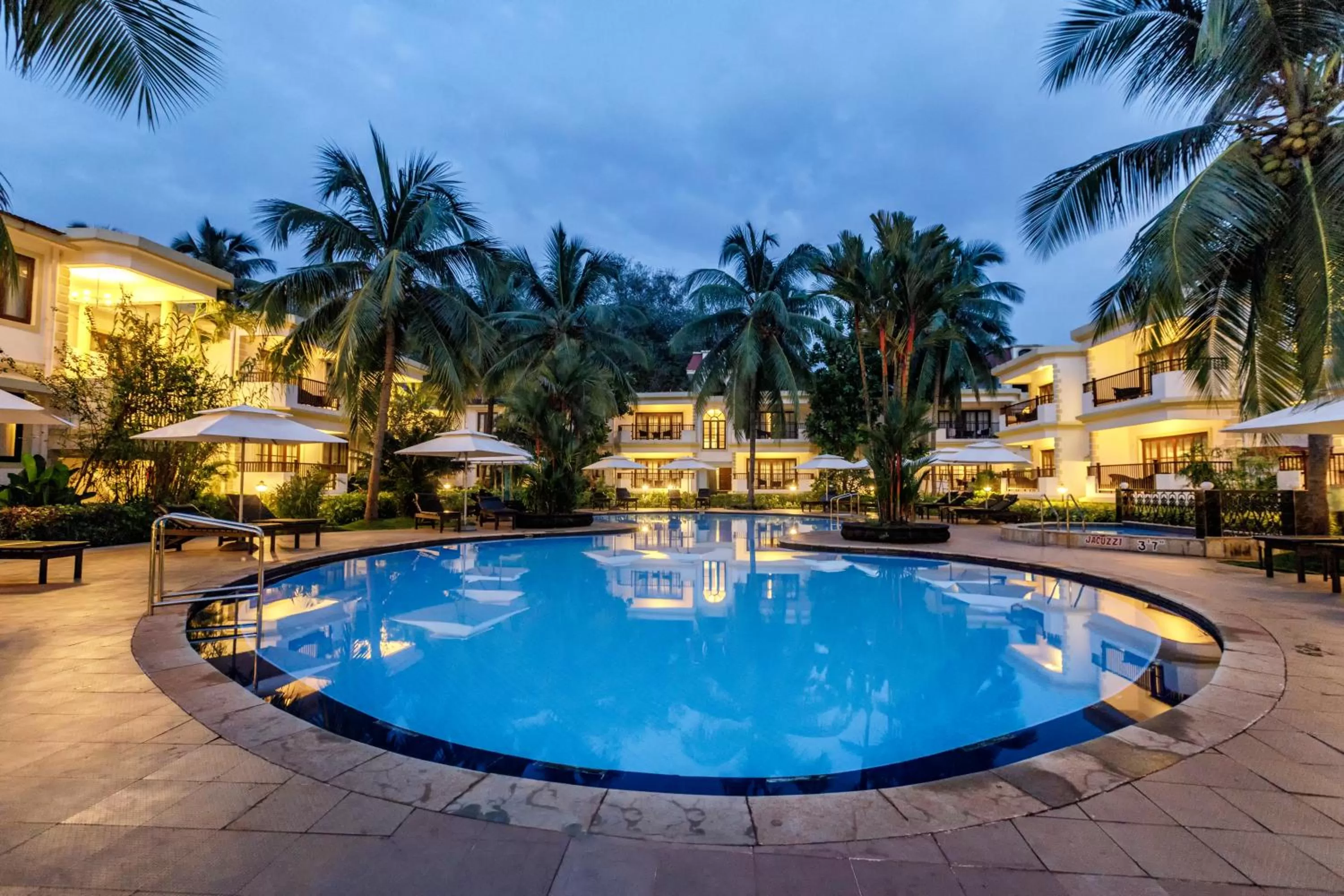 Property building, Swimming Pool in Sonesta Inns - Candolim