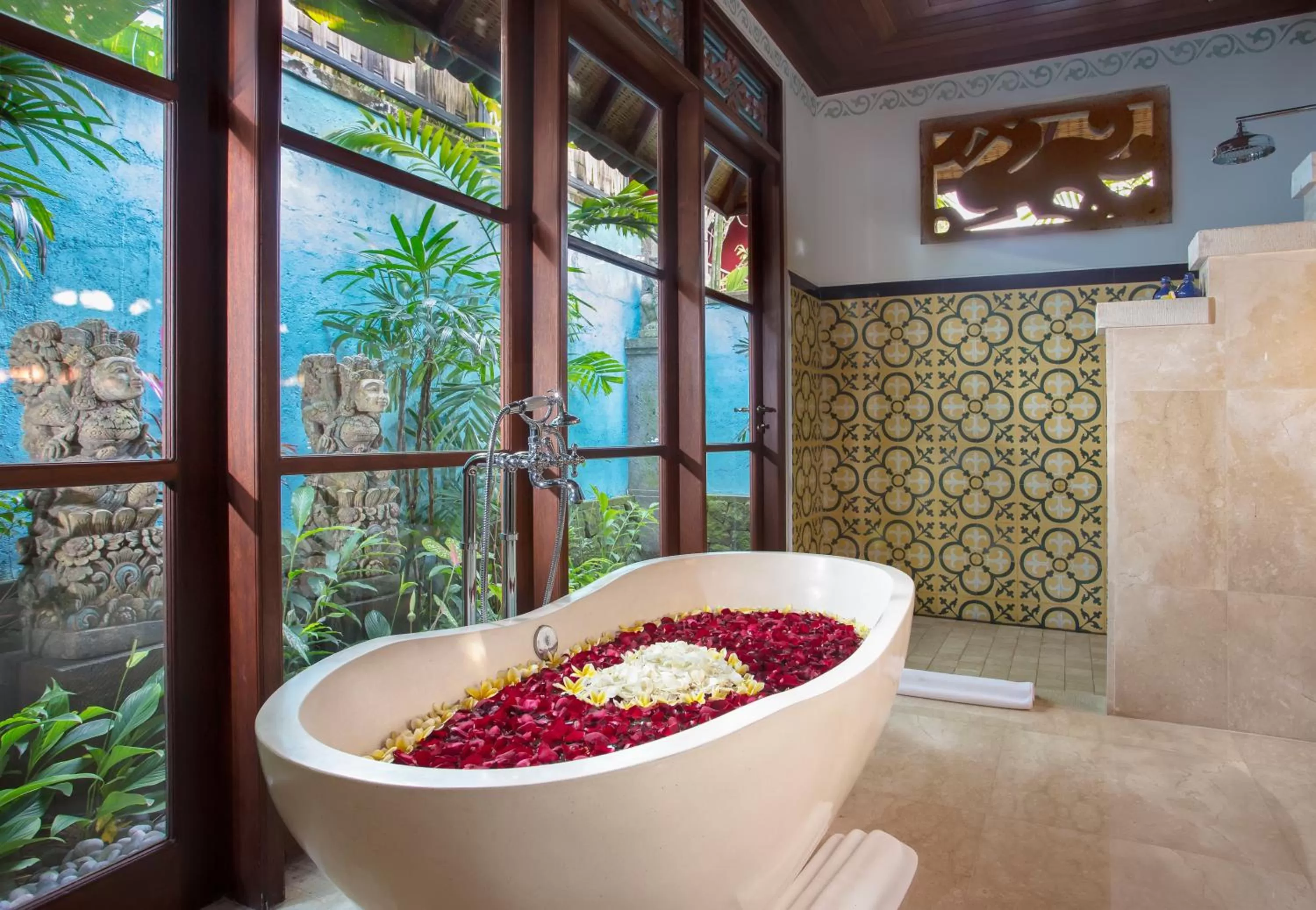 Bathroom in Dwaraka The Royal Villas