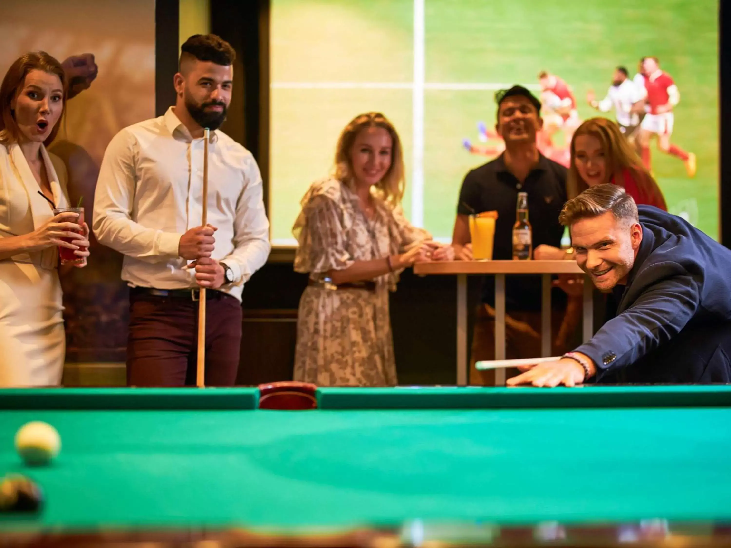 Restaurant/places to eat, Billiards in Mercure Dubai Barsha Heights Hotel Suites
