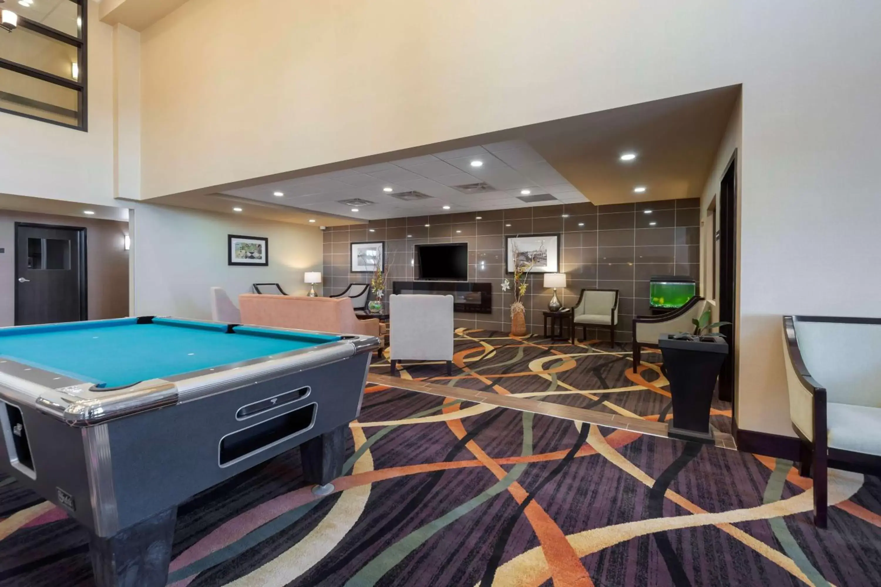 Lobby or reception, Billiards in Best Western PLUS Fox Creek