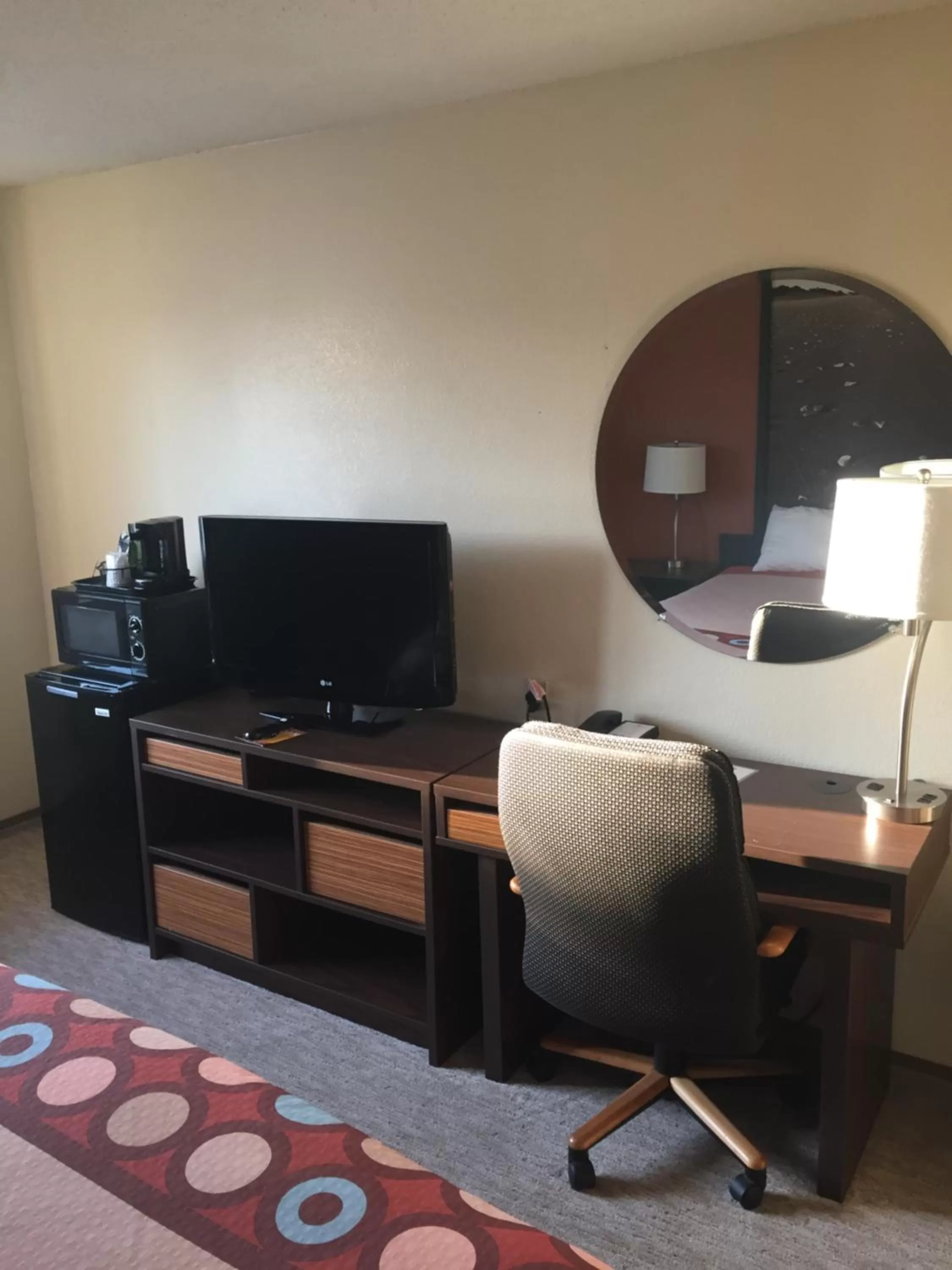 TV and multimedia in Super 8 by Wyndham College Station