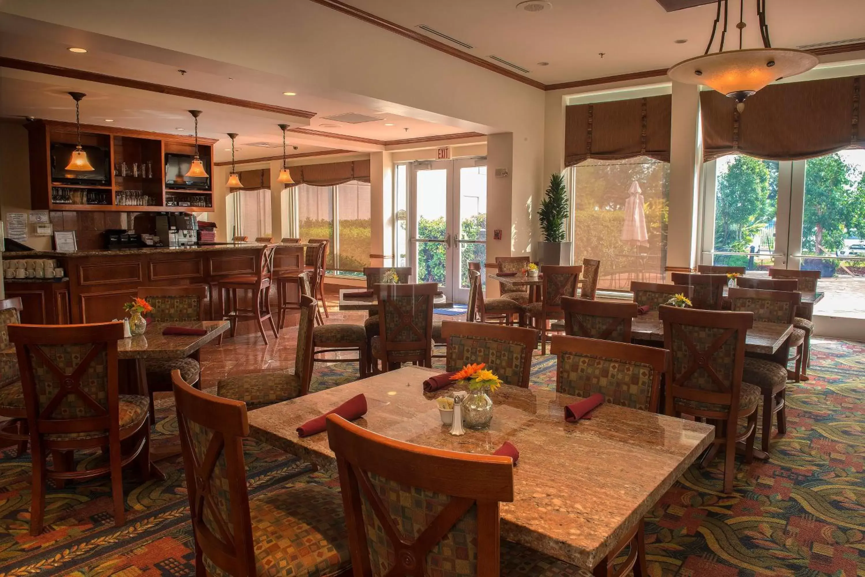Lounge or bar, Restaurant/Places to Eat in Hilton Garden Inn Houston Westbelt