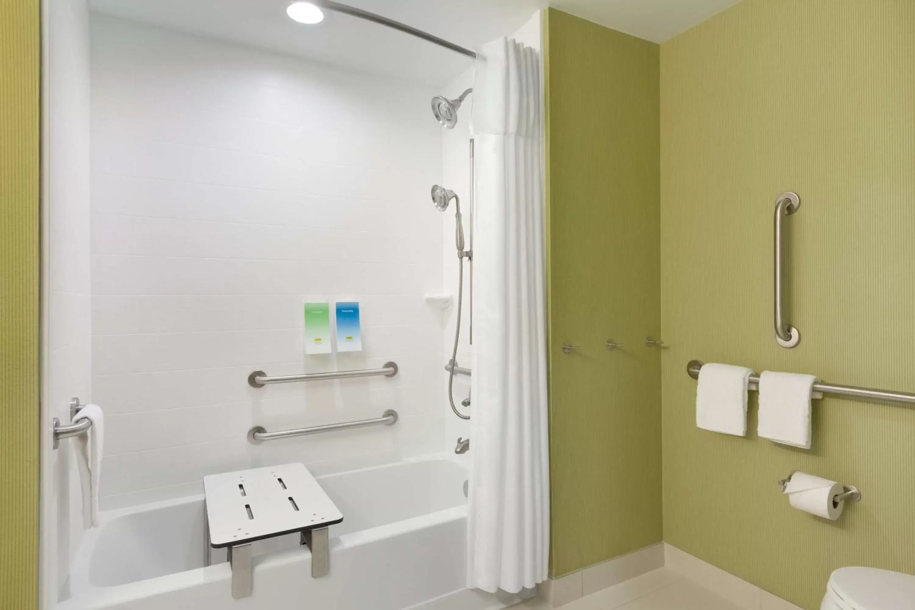 Bathroom in Home2 Suites By Hilton El Paso Airport