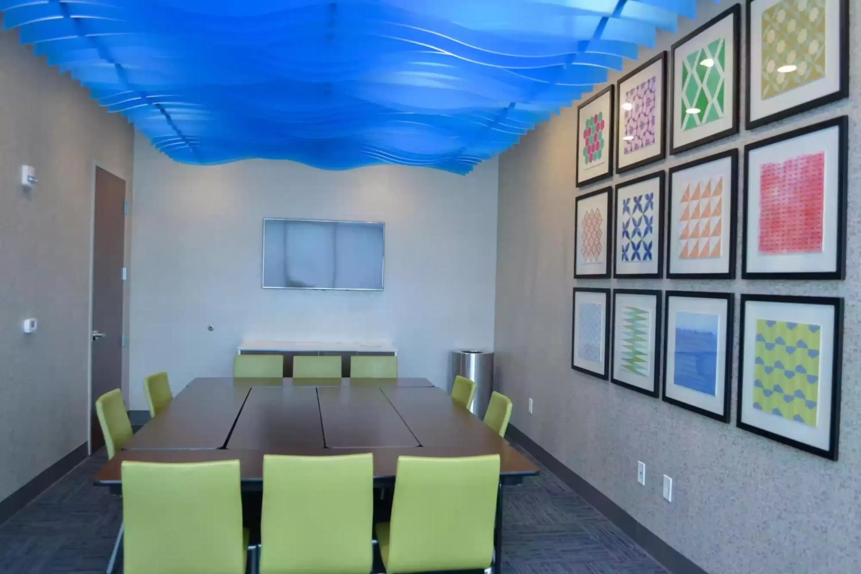 Meeting/conference room in Holiday Inn Express & Suites Raleigh Airport - Brier Creek, an IHG Hotel