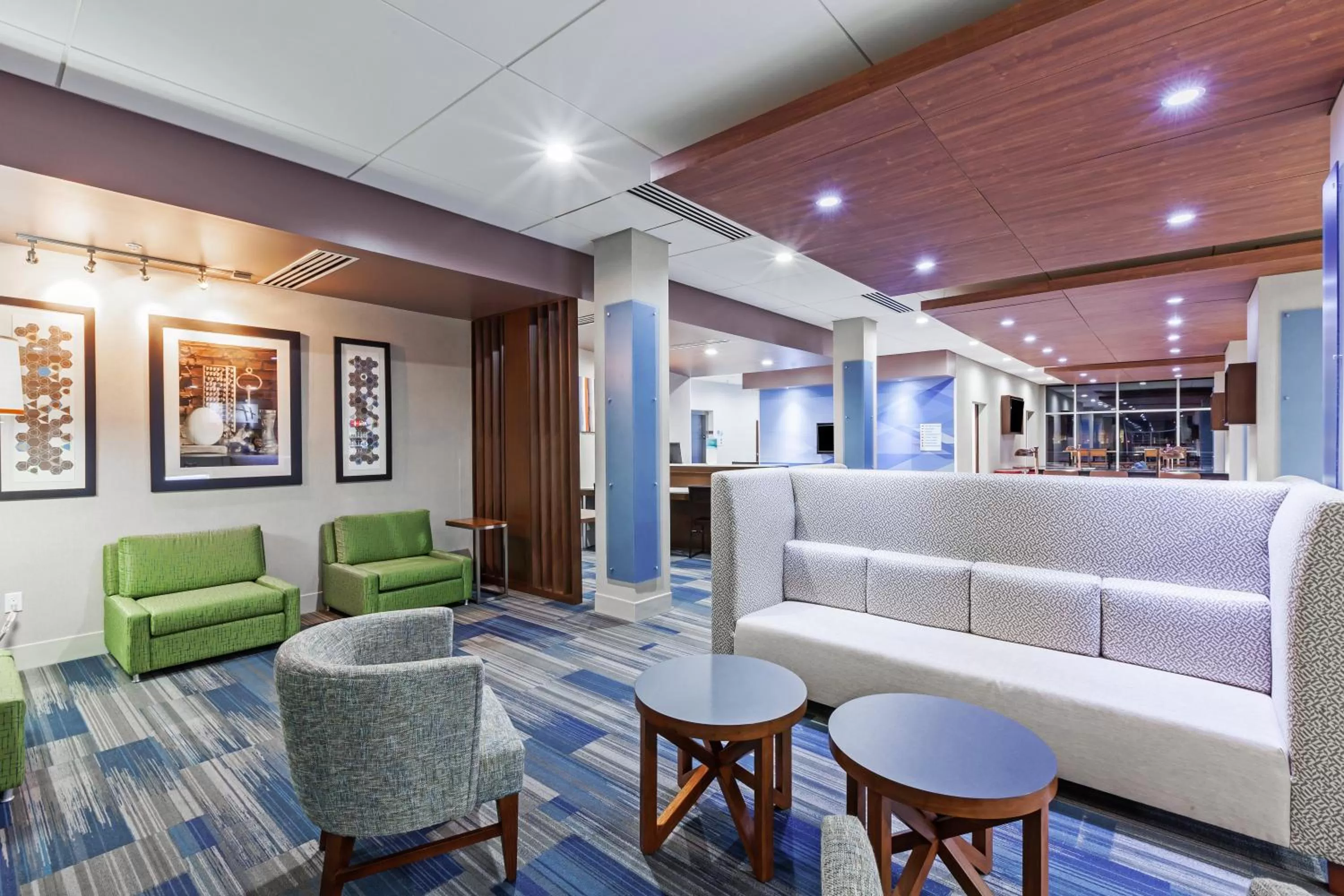 Property building in Holiday Inn Express & Suites Tulsa West - Sand Springs by IHG