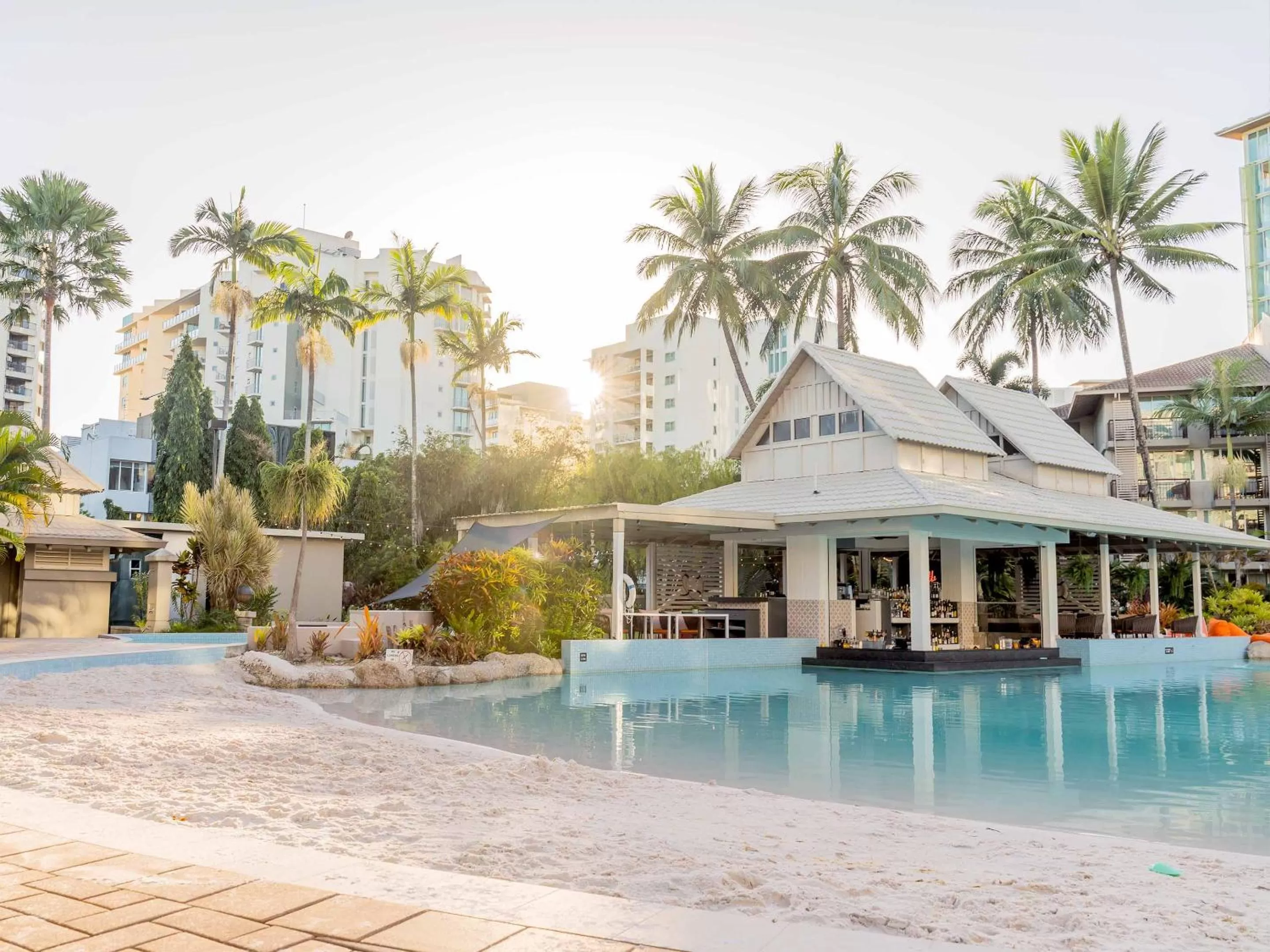 Swimming pool in Novotel Cairns Oasis Resort