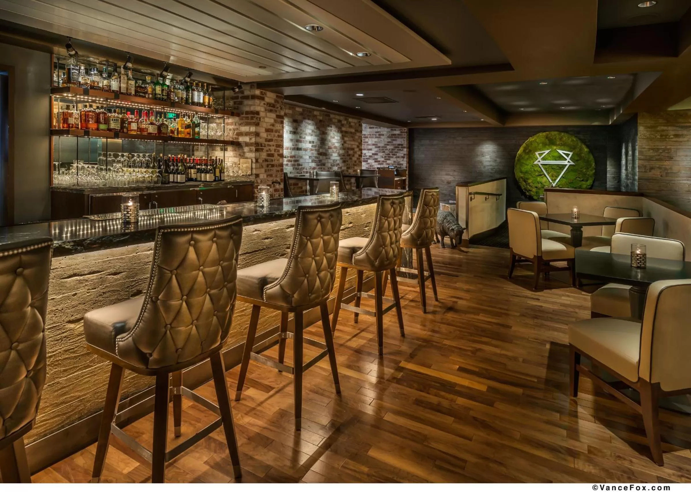 Lounge or bar in Golden Nugget Lake Tahoe