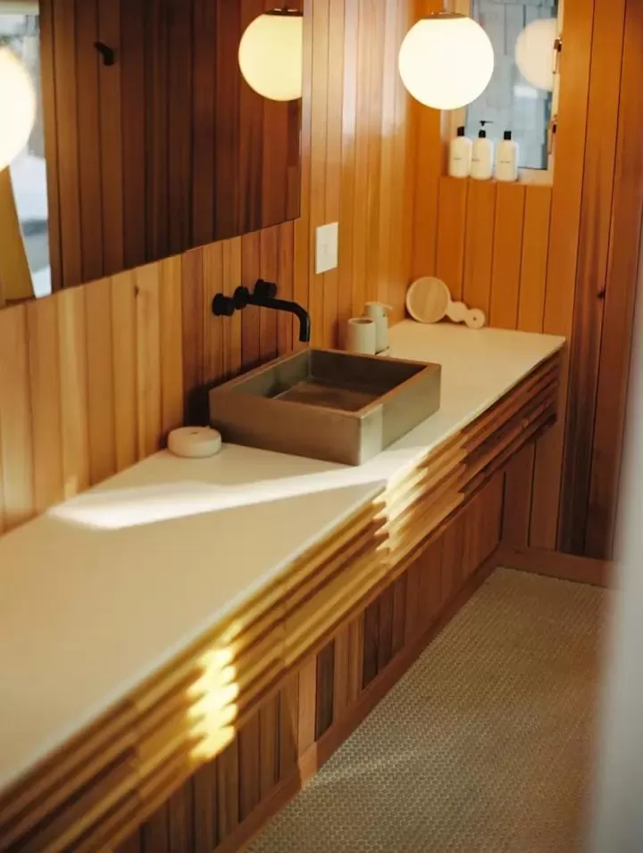 Bathroom in Colorado Lodge