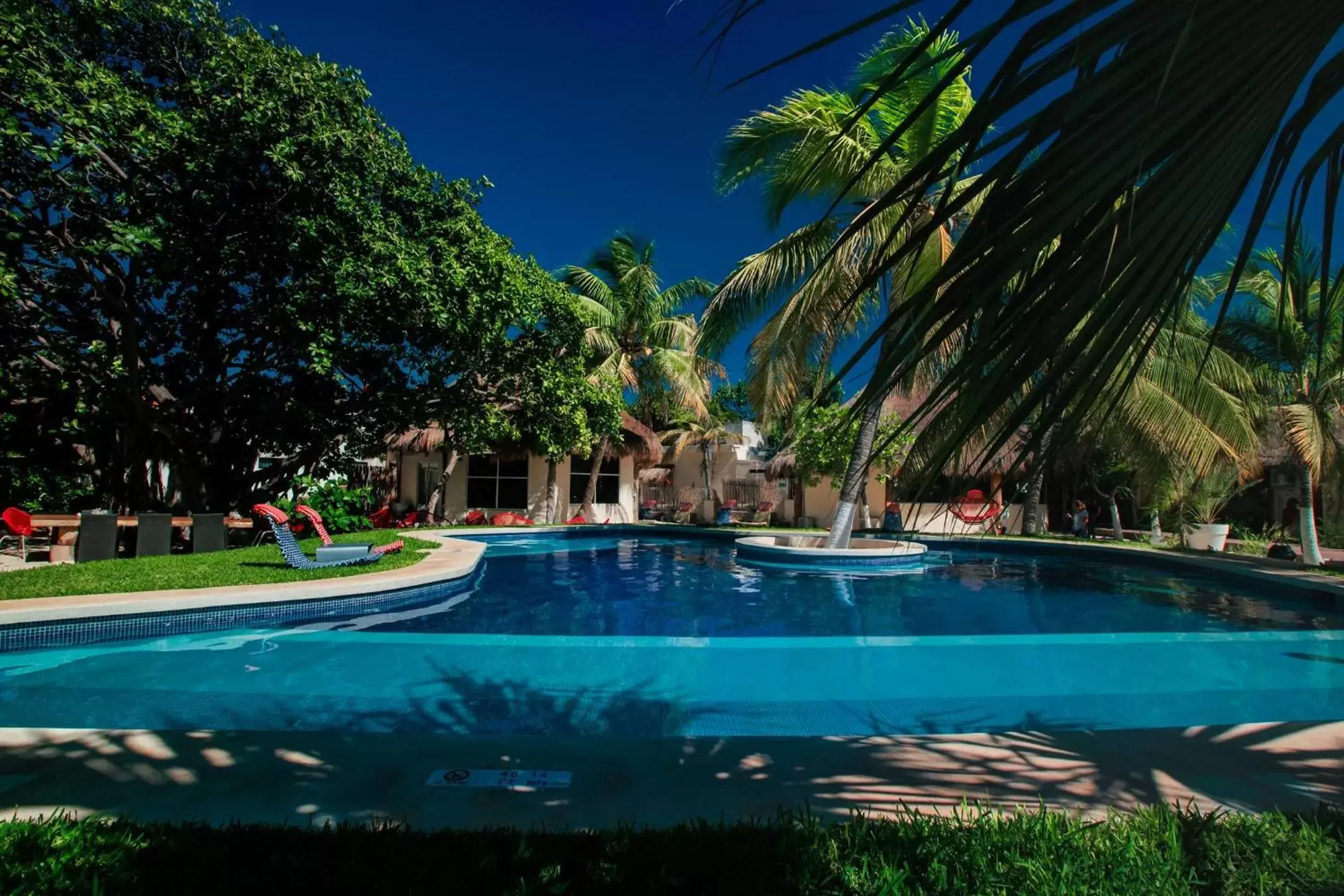 Property building, Swimming Pool in Hotel Paradise Suites