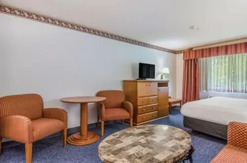 Bedroom in Red Lion Inn & Suites Port Orchard