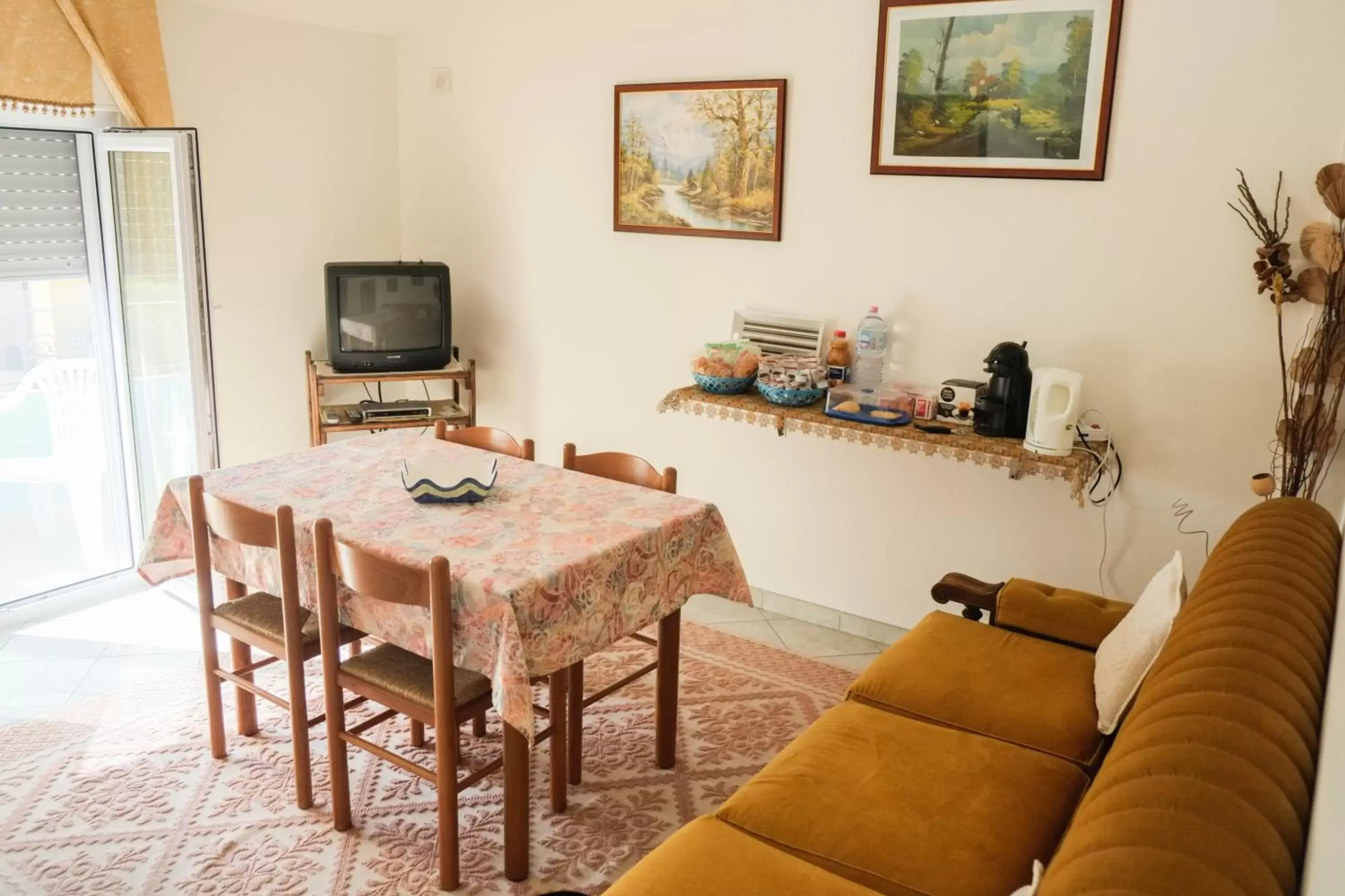 Living room, Dining Area in Casa Vacanze Nuraghe Talia