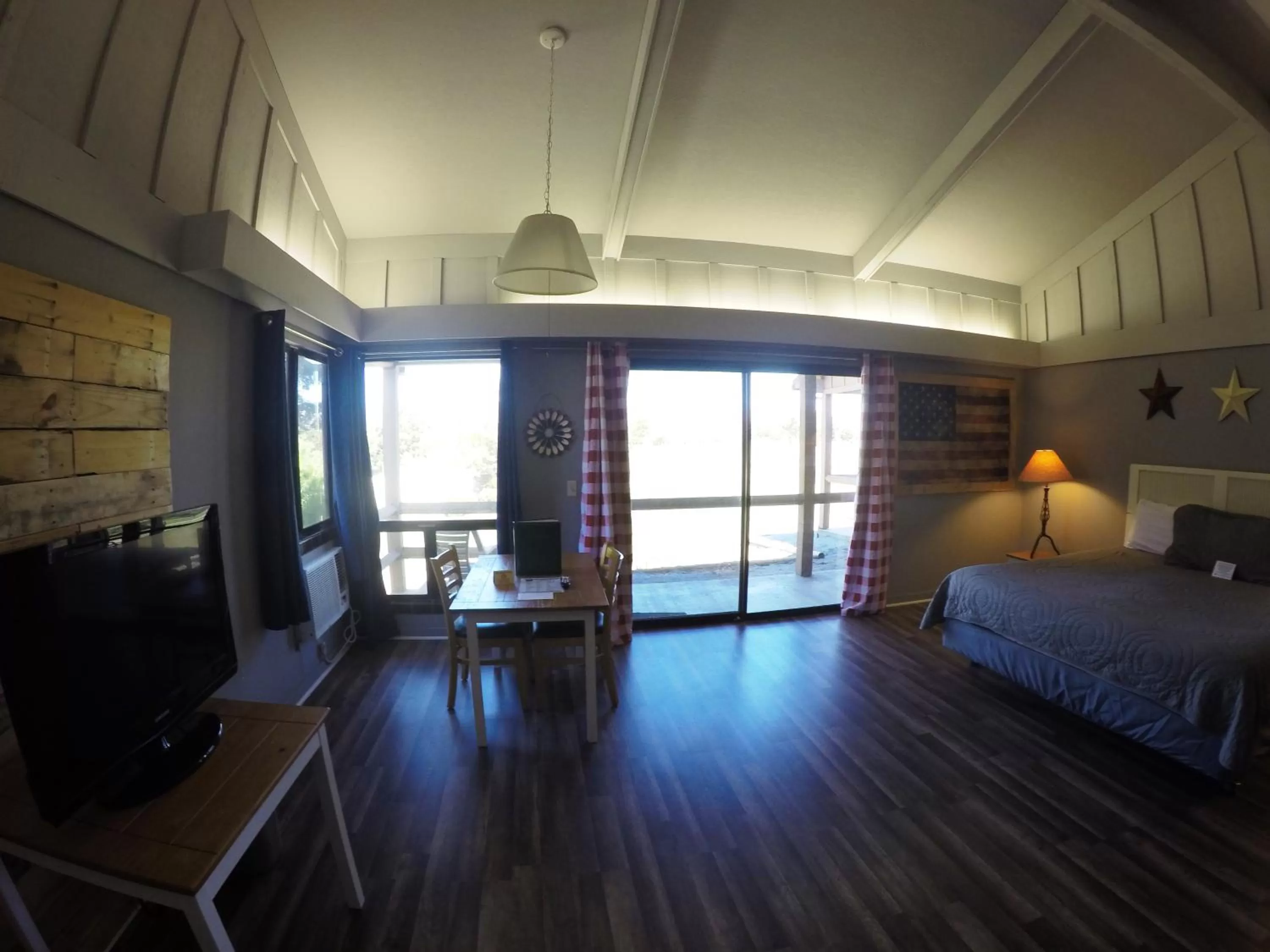 Living room, Bed in Ridgemark Golf Club and Resort