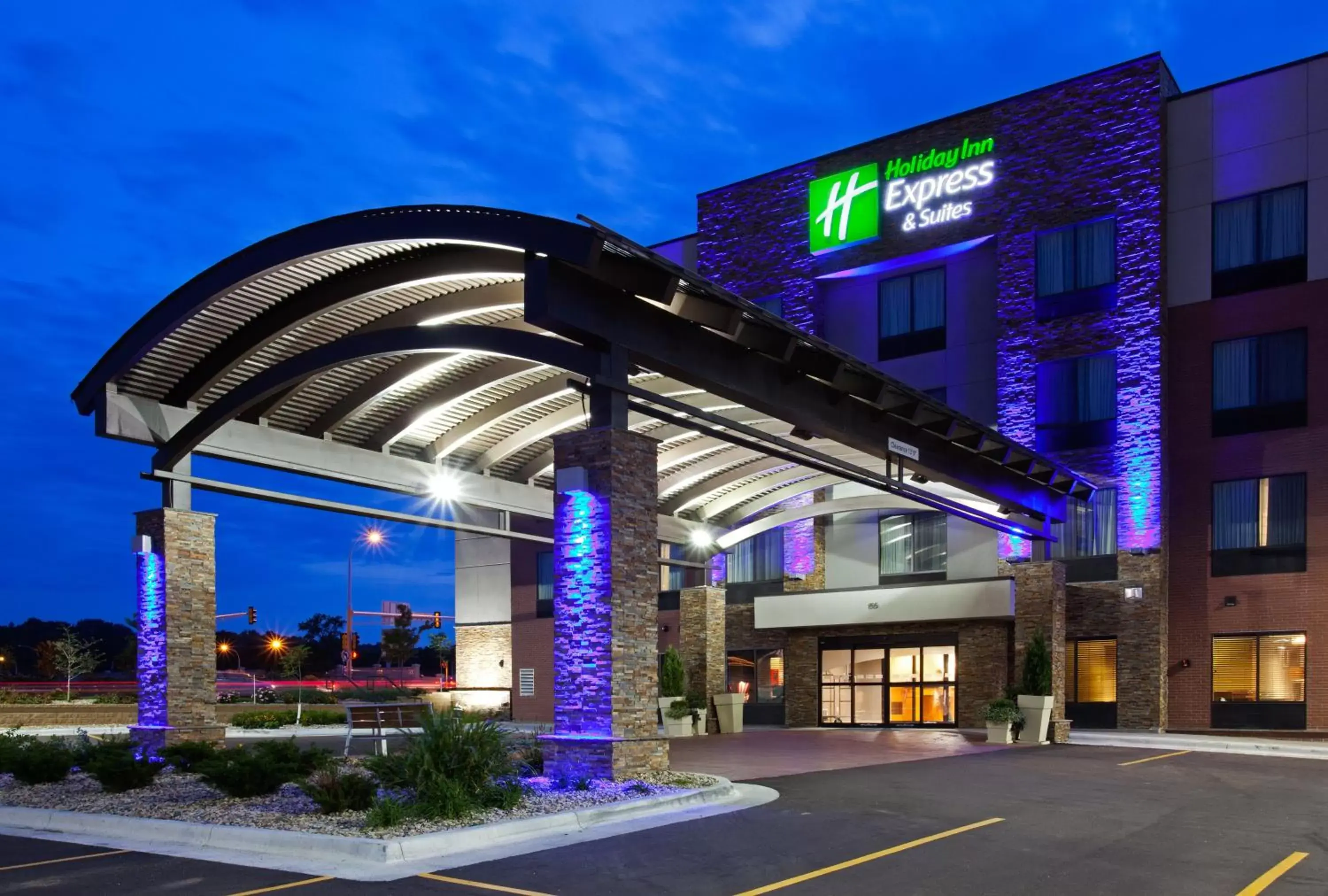 Property Building in Holiday Inn Express and Suites Rochester West-Medical Center, an IHG Hotel