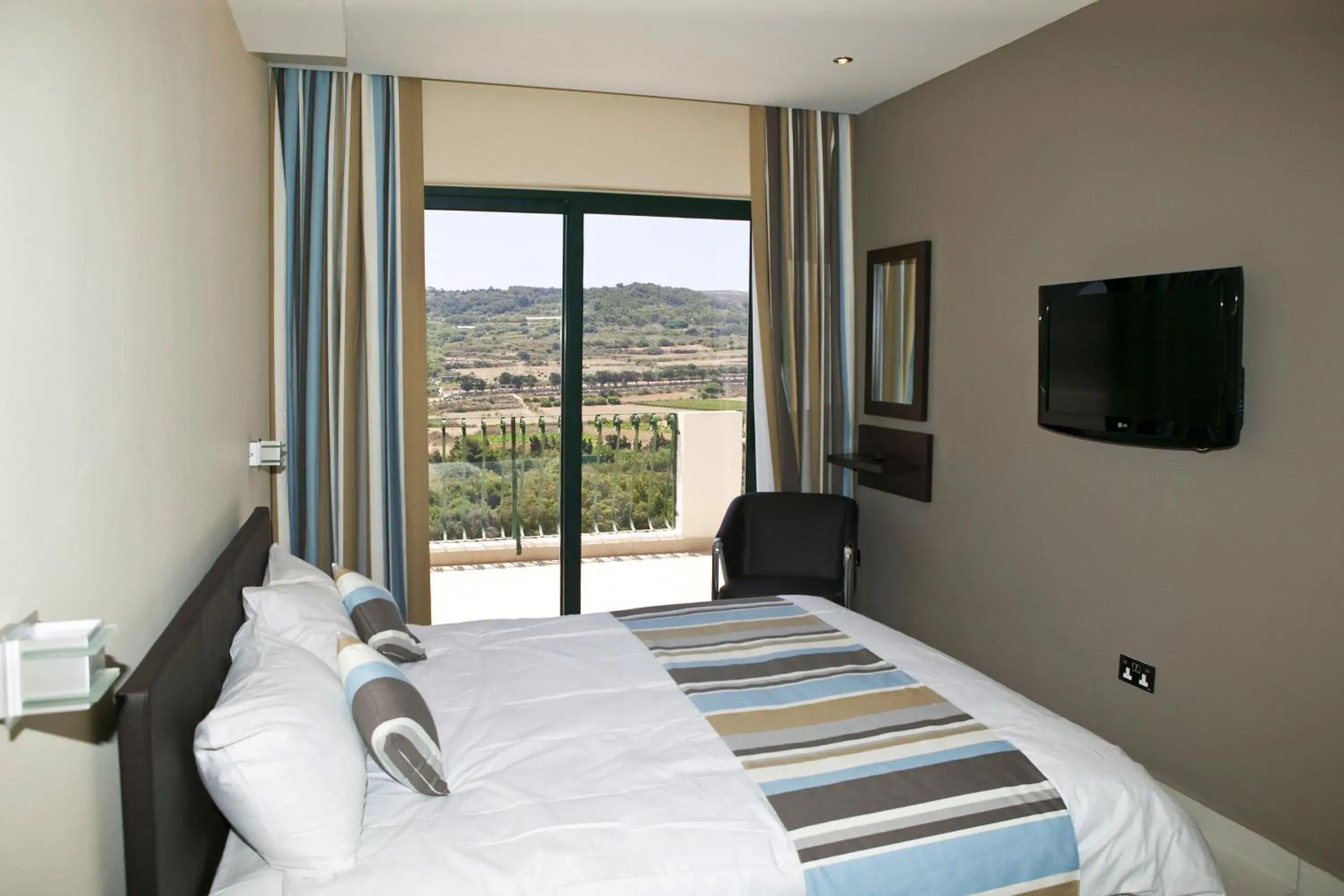 Bedroom, Bed in Porto Azzurro Aparthotel